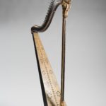 Harpe à crosse, à sept pédales de HOLTZMAN, seconde moitié du XVIIIème à Paris — Collection Samoyault