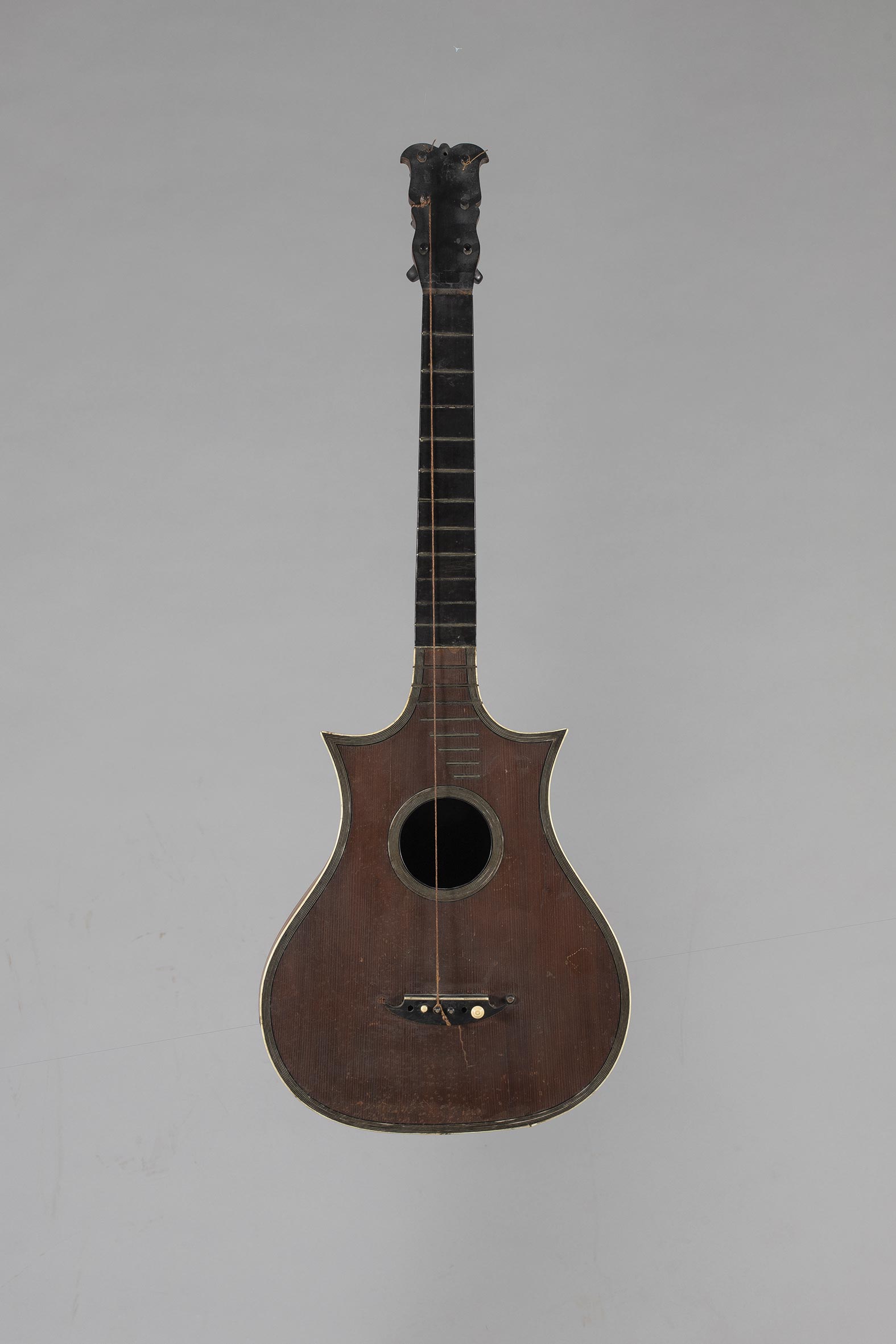 Guitare romantique de Nicolas VISSENAIRE