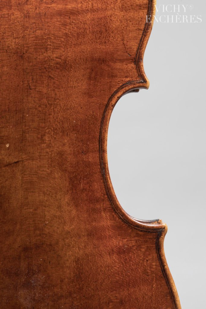 Intéressant violon de Bernardus CALCANUS