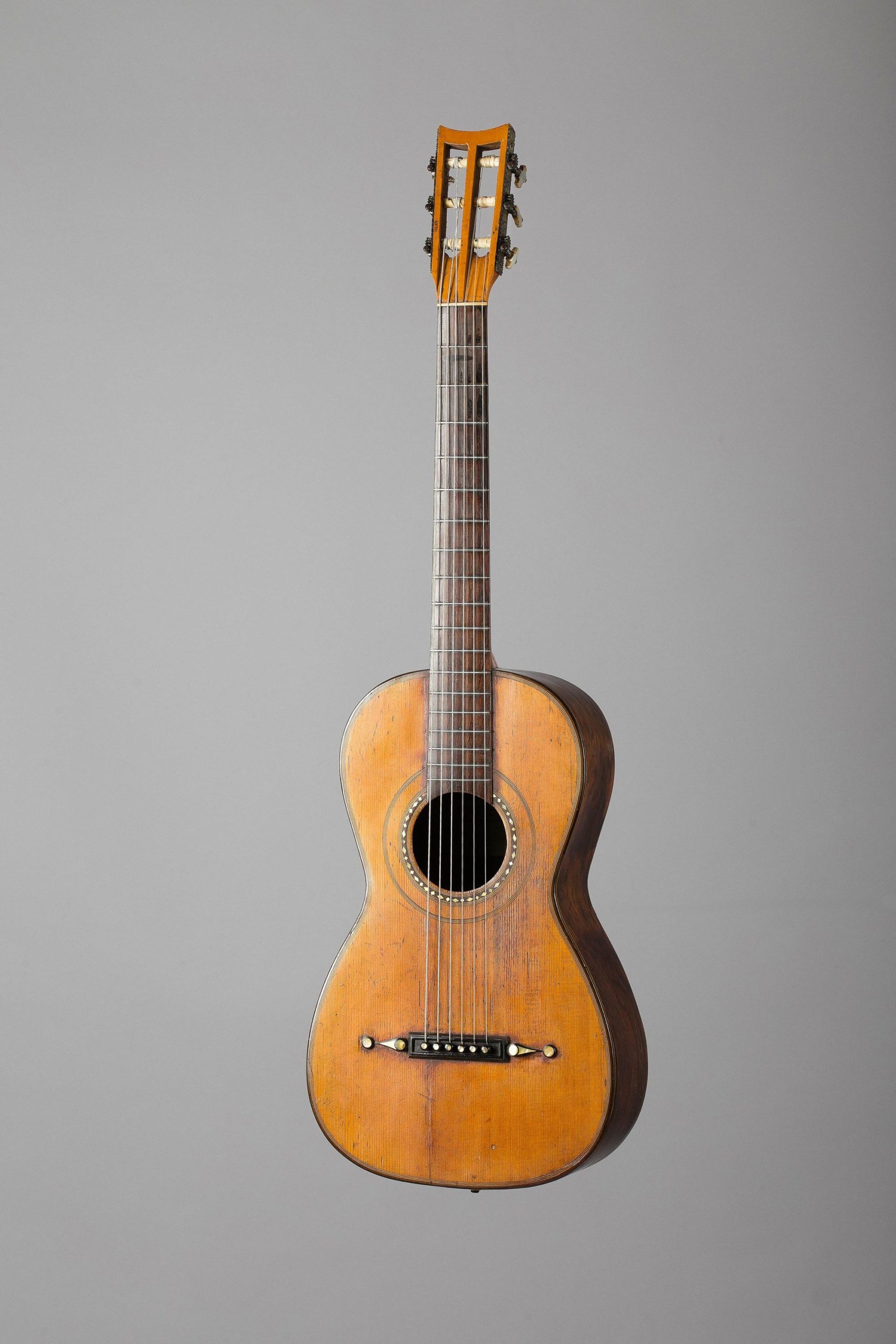 Guitare de Louis PANORMO, Londres, 1830