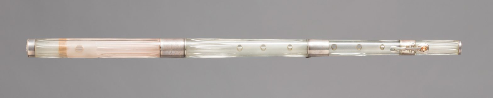 Flûte en cristal une clef argent sertie d’une topaze, estampillée de LAURENT à Paris en 1809 pour son frère Bernard. Collection Kaltenbach