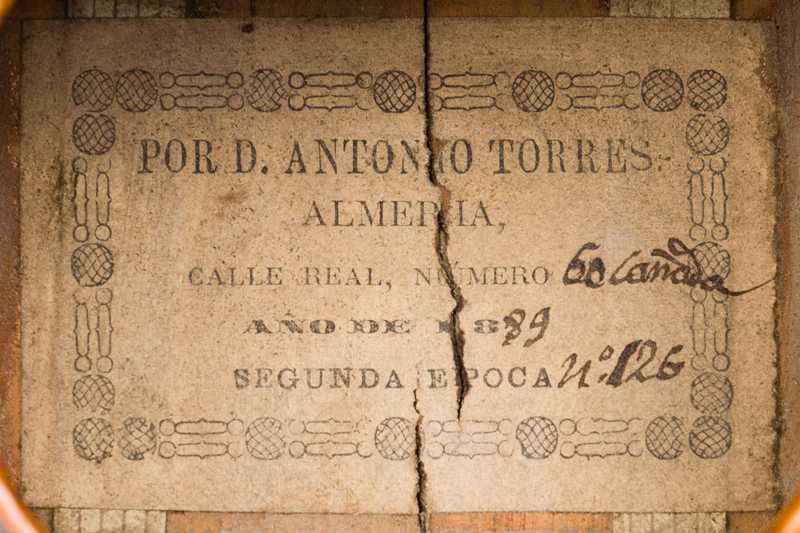Etiquette d'une guitare de Antonio de Torres, 1889