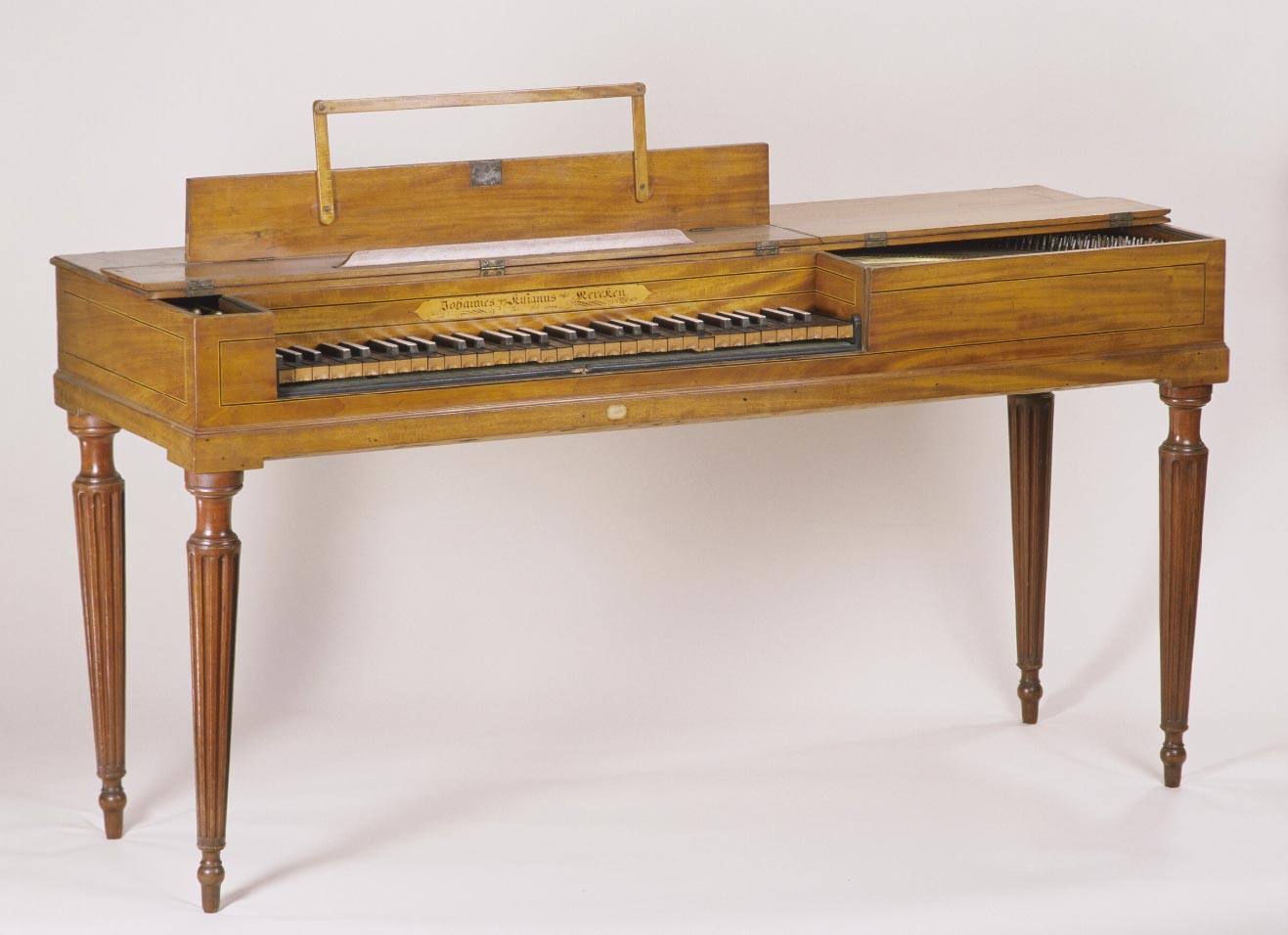 Piano de J.K. Mercken, 1770, Musée des Arts et Métiers-CNAM, Paris, © Musée des arts et métiers-Cnam photo Jean Claude Wetzel