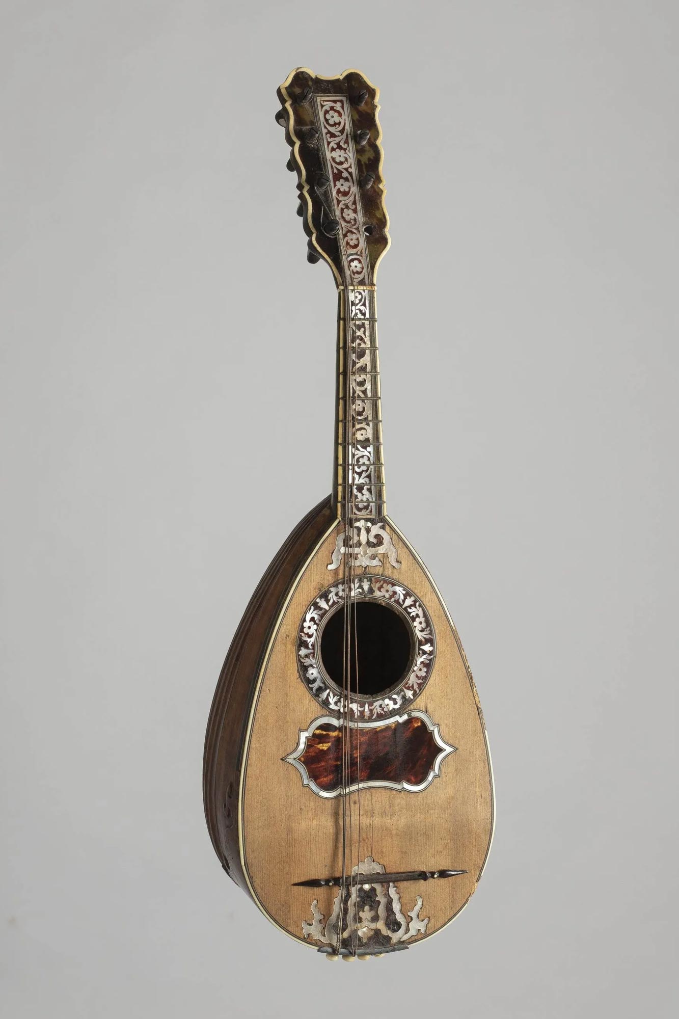 Antonio Vinaccia, mandoline napolitaine, 1774, Vichy Enchères, 27 juin 2020, © Christophe Darbelet