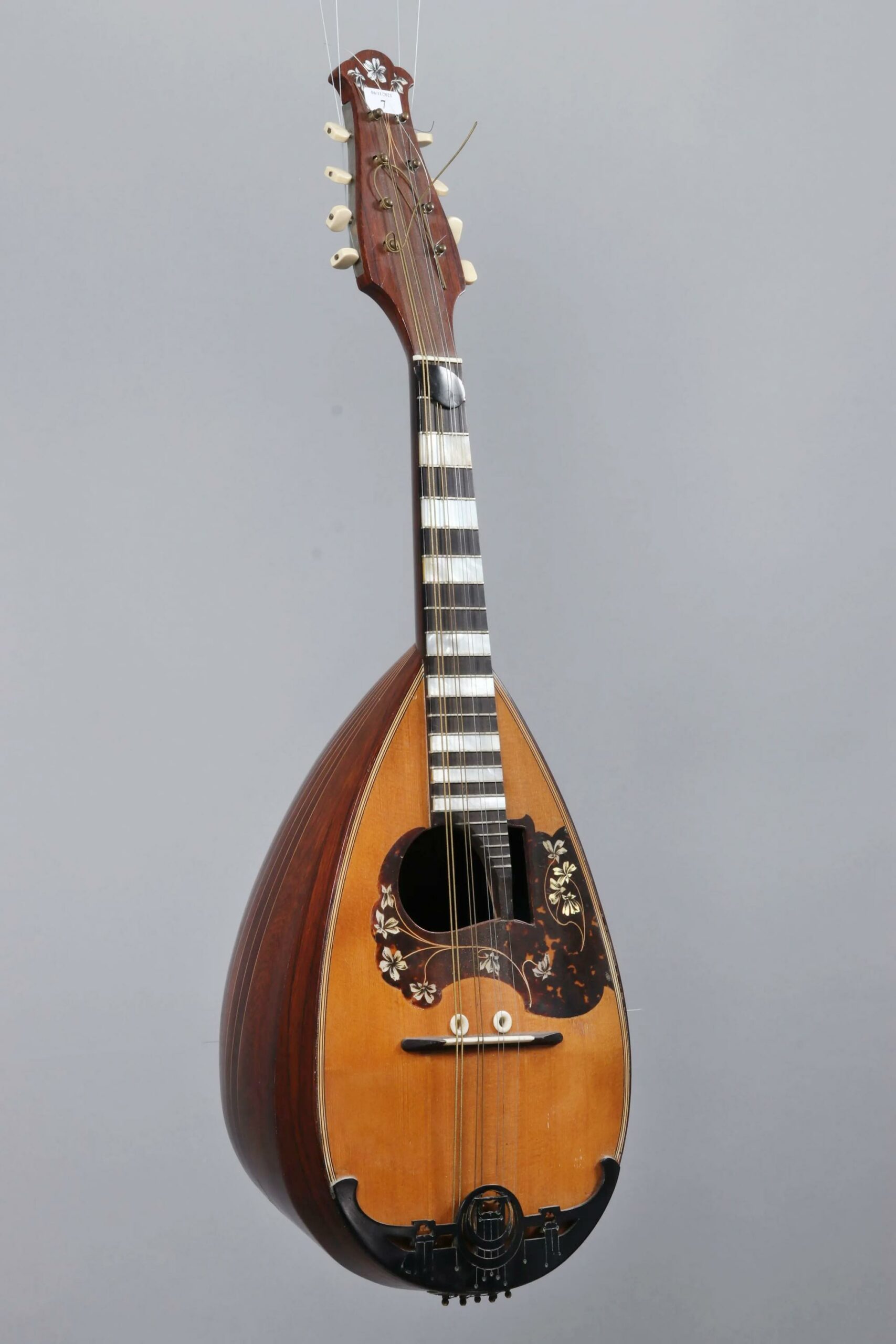 Raffaele Calace, mandoline napolitaine, vers 1930, Vichy Enchères, 6 nov 2021