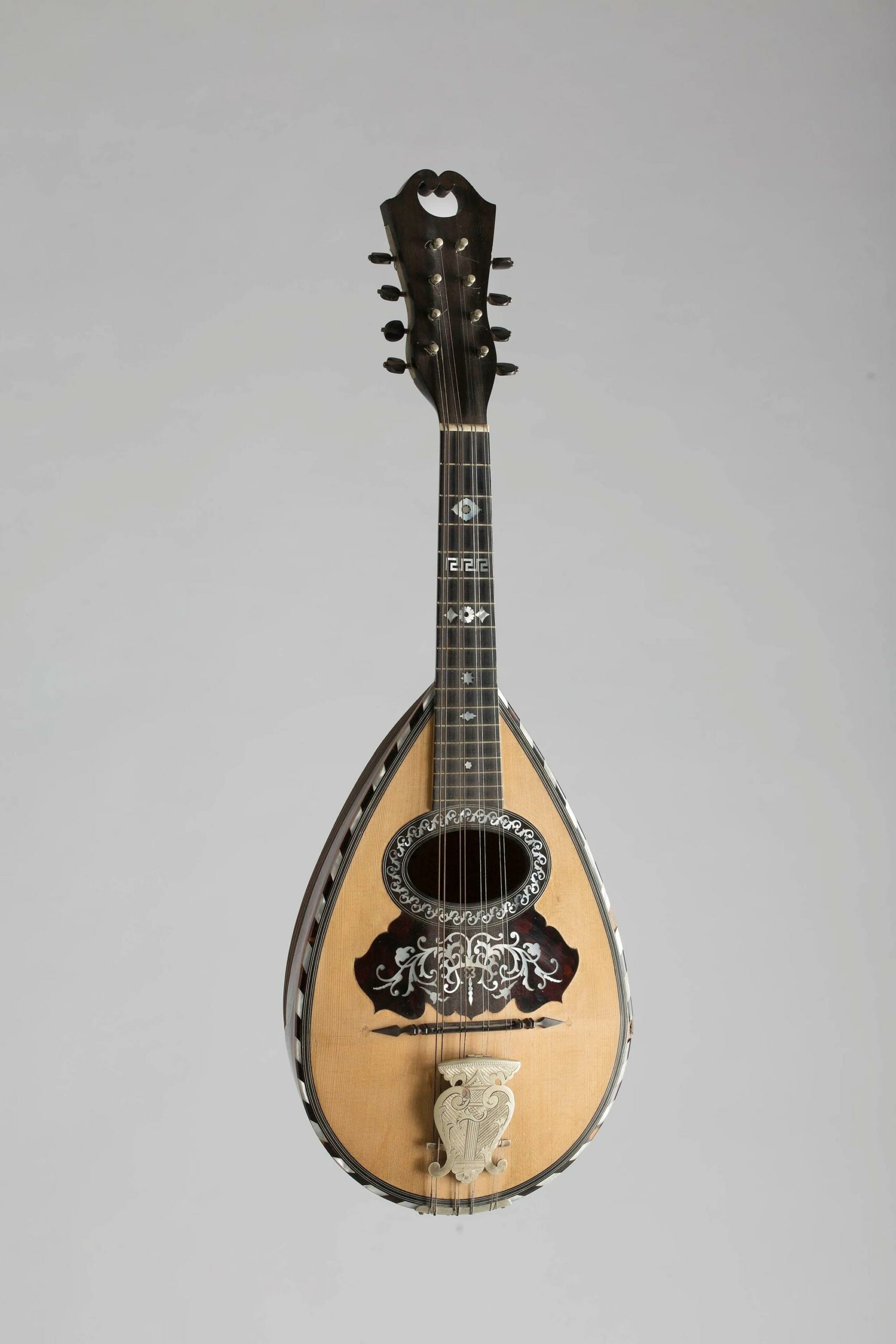 Nicola Fratelli, Raffaele Calace, mandoline, Naples, vers 1890, Vichy Enchères, 18 mai 2019
