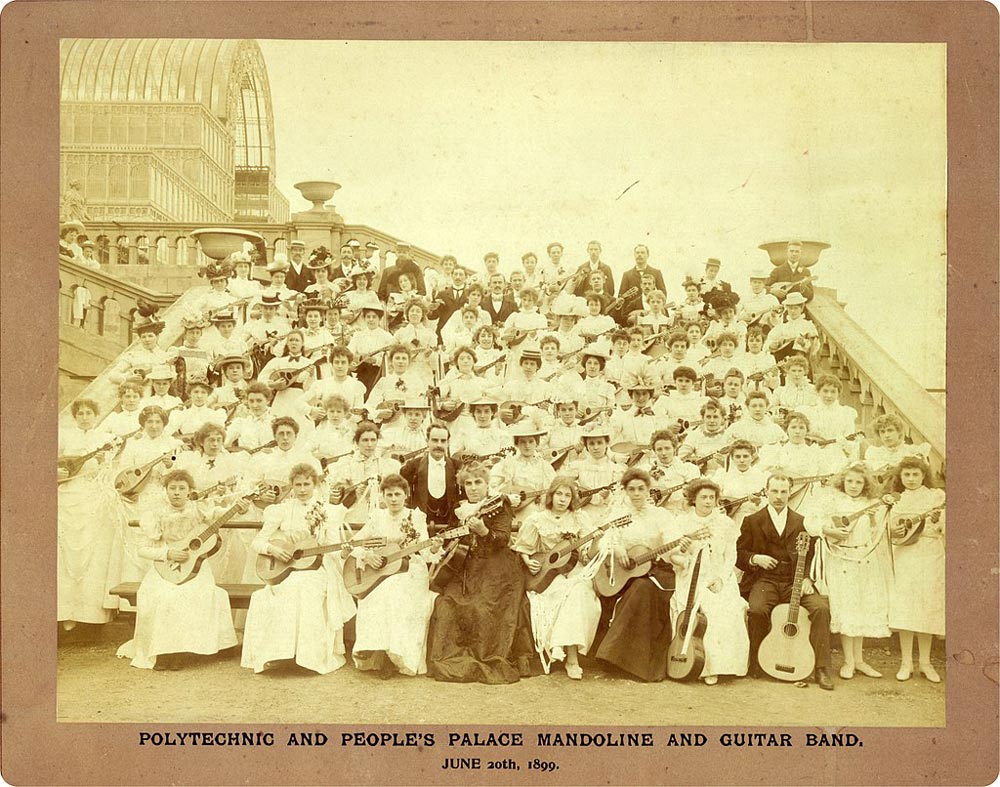 Orchestre de mandolines Crystal Palace, 1899