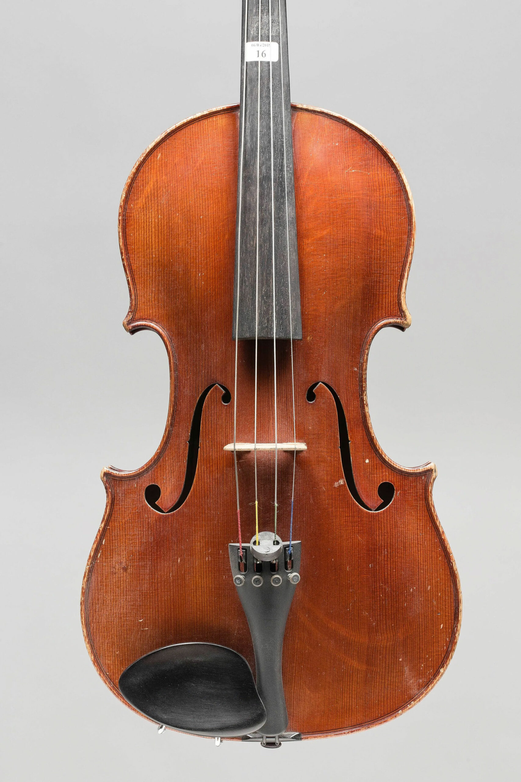 Alto d'Amédée DIEUDONNE fait à Mirecourt en 1951 Instrument mis en vente par Vichy Enchères le 6 juin 2019 © C. Darbelet