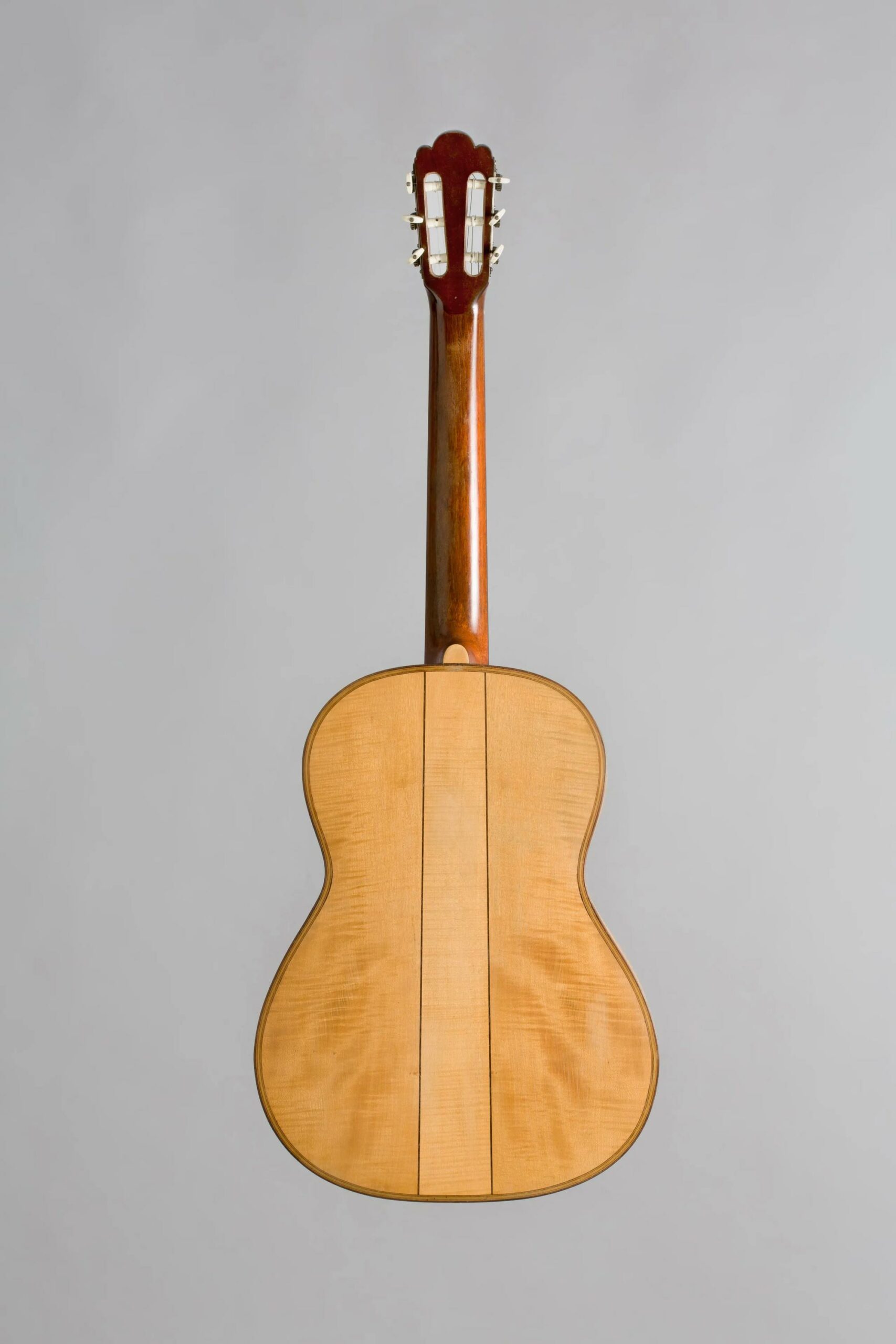 Antonio de Torres, guitare SE35 de 1882, Vichy Enchères, 6 novembre 2021