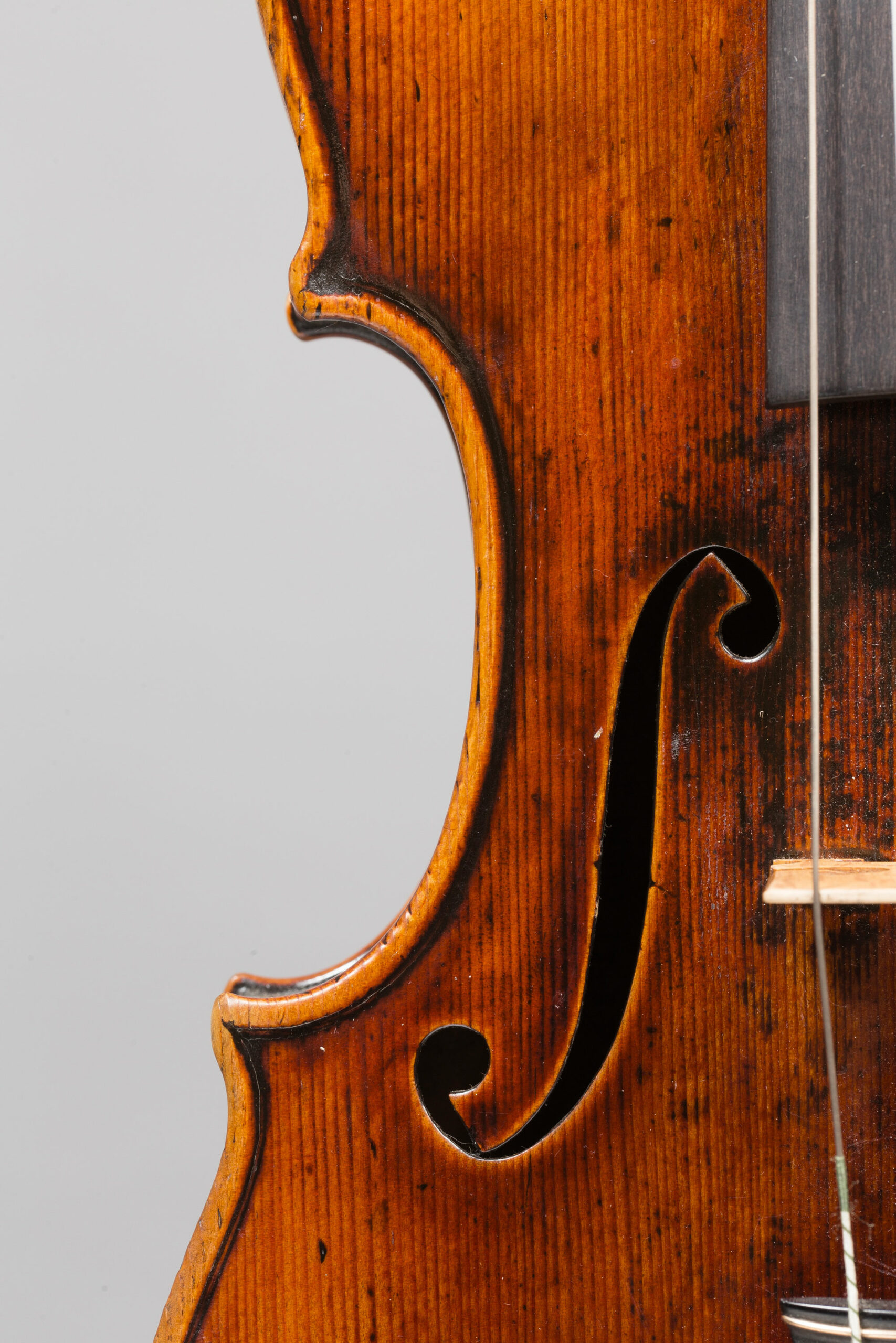 Exceptionnel violon de Jean-Baptiste VUILLAUME Collection Bernard Millant Instrument mis en vente par Vichy Enchères le 29 novembre 2017 © Christophe Darbelet