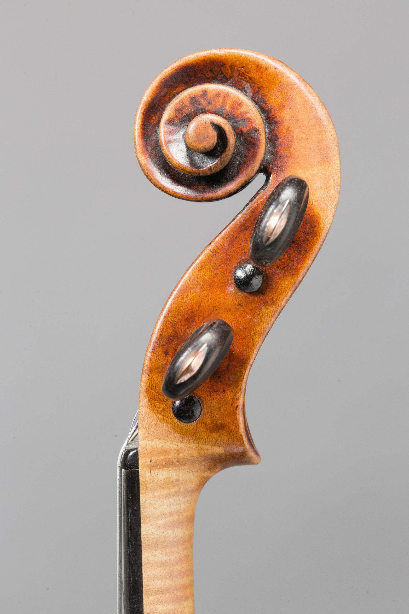 Exceptionnel violon de Jean-Baptiste VUILLAUME Collection Bernard Millant Instrument mis en vente par Vichy Enchères le 29 novembre 2017 © Christophe Darbelet