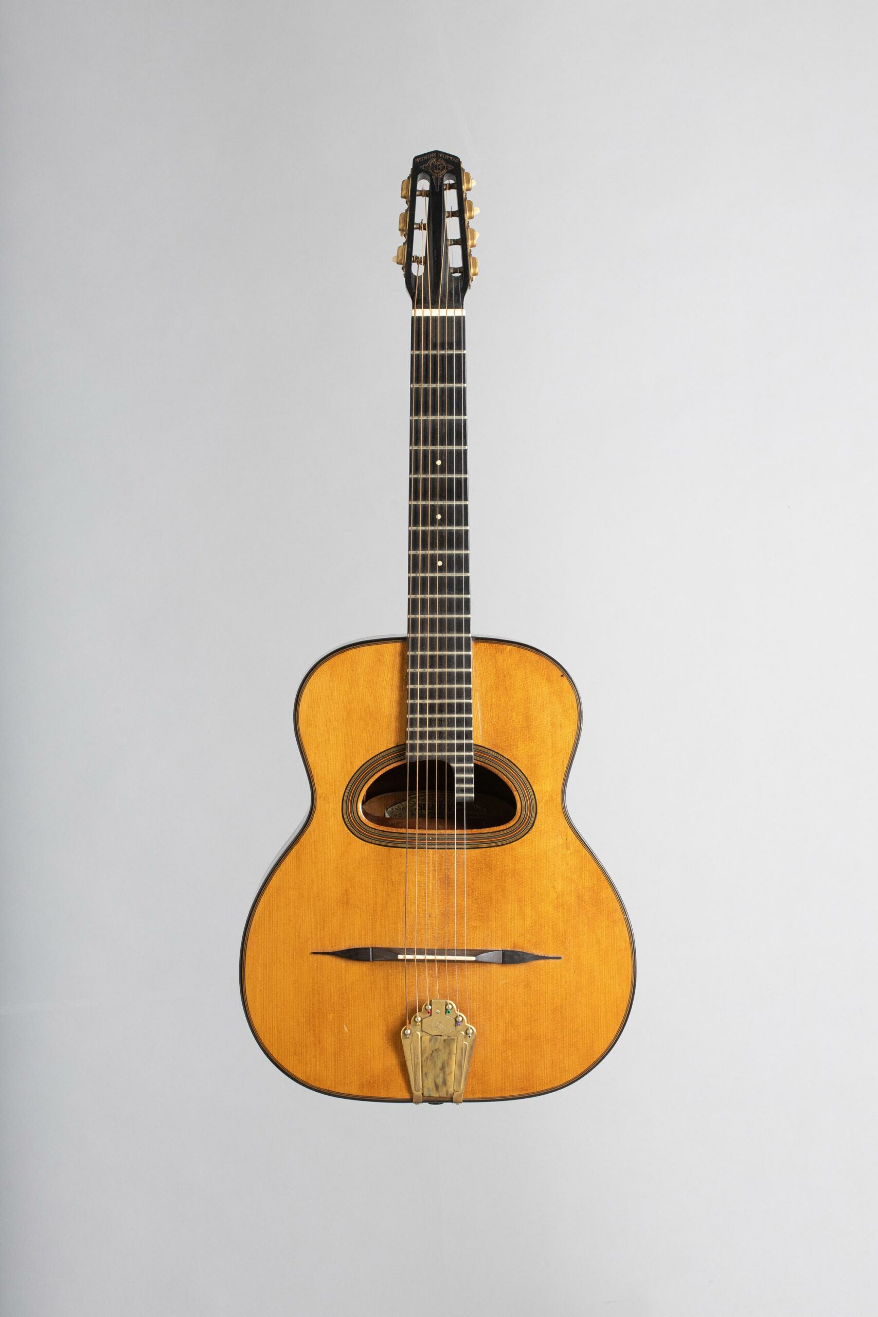 Guitare à sept cordes de marque SELMER, modèle Hawaienne, n° 140 à résonnateur faite en 1936, face, Vichy Enchère, 5 novembre 2022