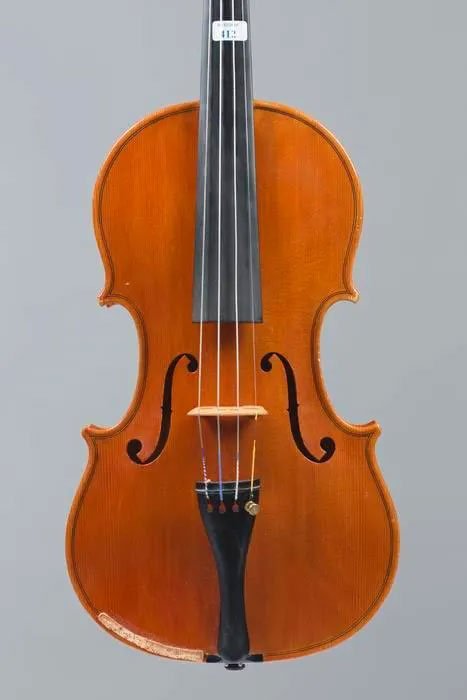 Violon de Sesto ROCCHI, San Polo d'Enza, 1974 Instrument mis en vente par Vichy Enchères le 3 décembre 2015 © C. Darbelet