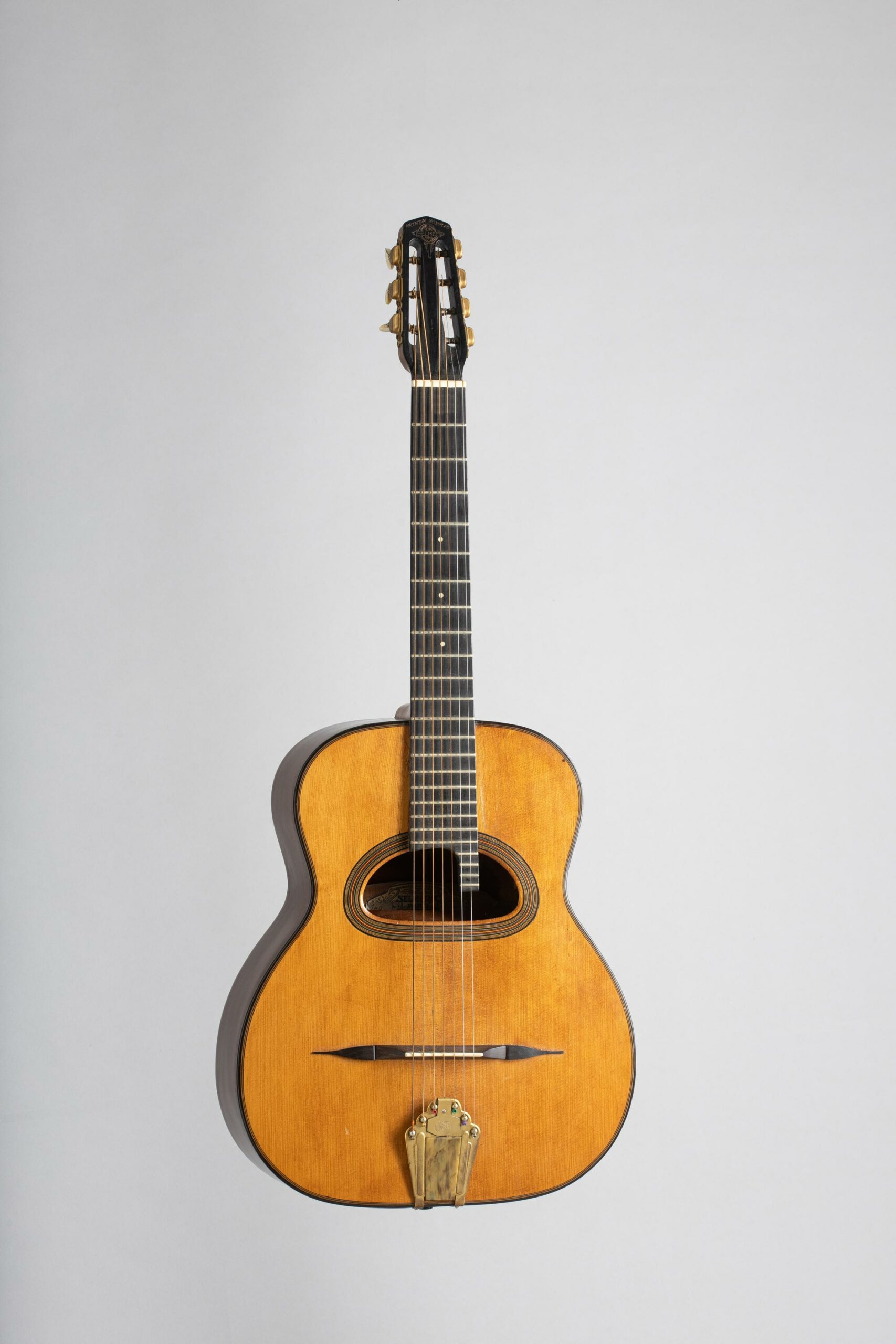 Guitare à sept cordes de marque SELMER Collection Palm Guitars Instrument mis en vente par Vichy Enchères le 5 novembre 2022 © C. Darbelet