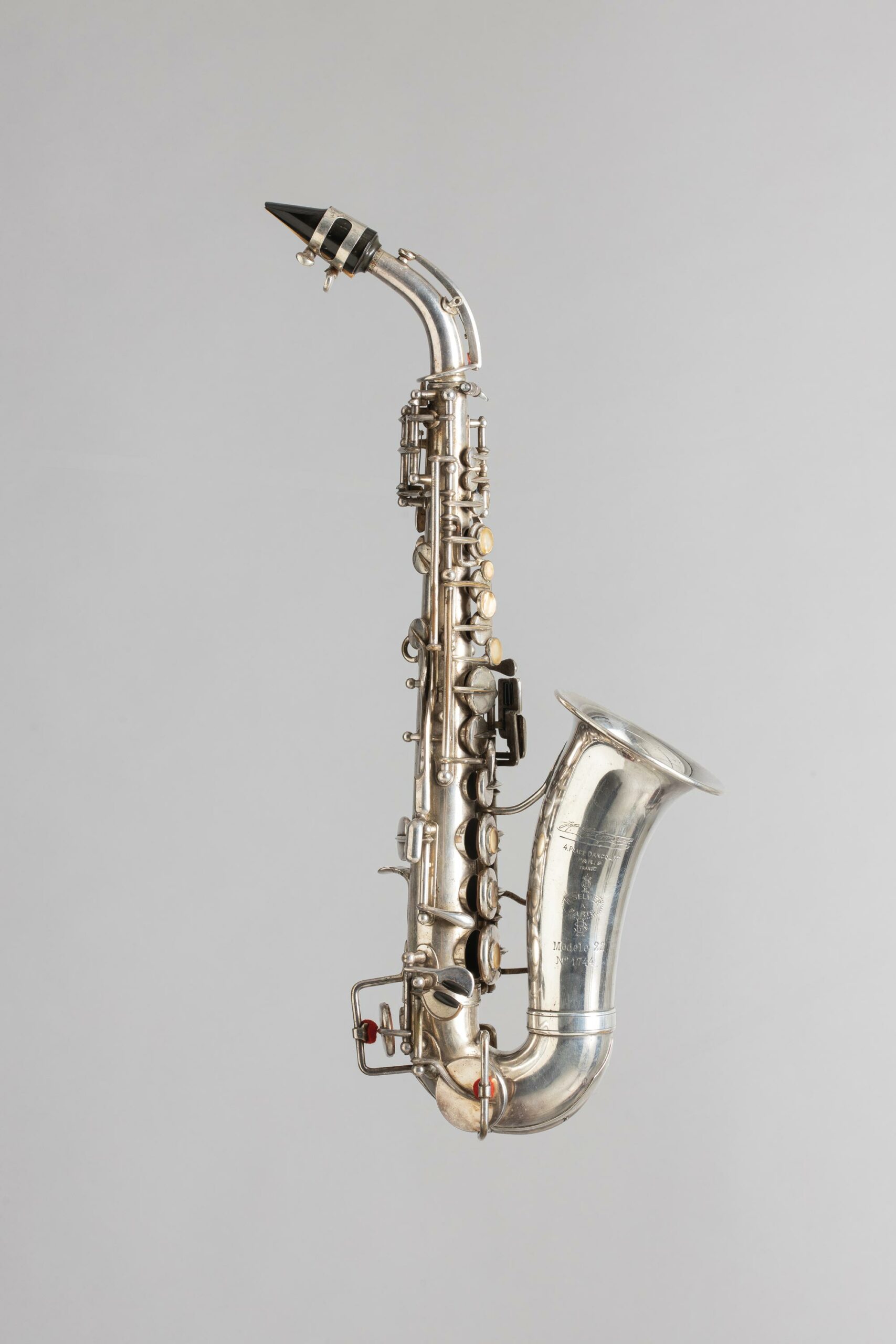 Rare saxophone soprano courbe SELMER Instrument mis en vente par Vichy Enchères le 5 novembre 2022 © C. Darbelet