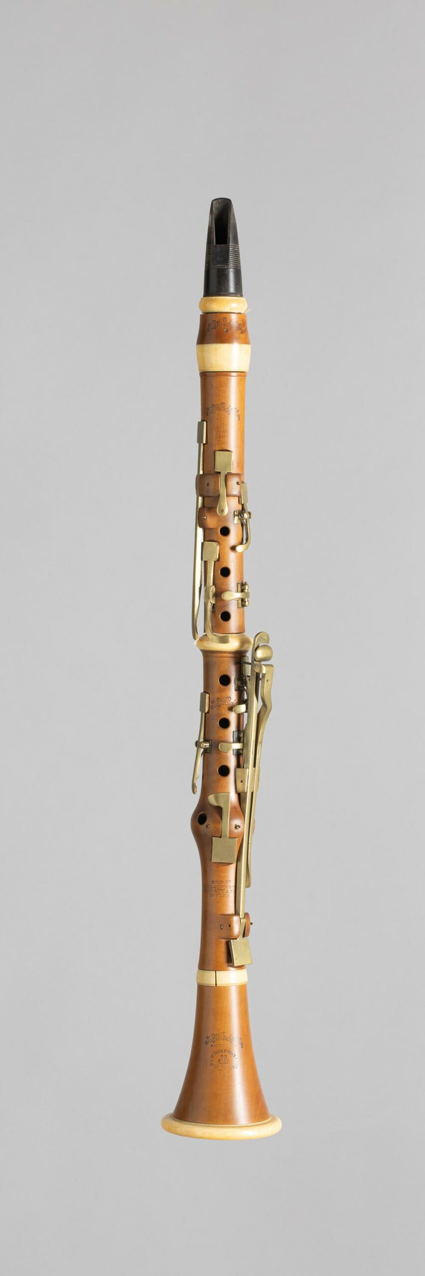 Clarinette en Ut, en buis, estampillée JAS WOOD & SON, Instrument mis en vente par Vichy Enchères le 5 novembre 2022 © C. Darbelet