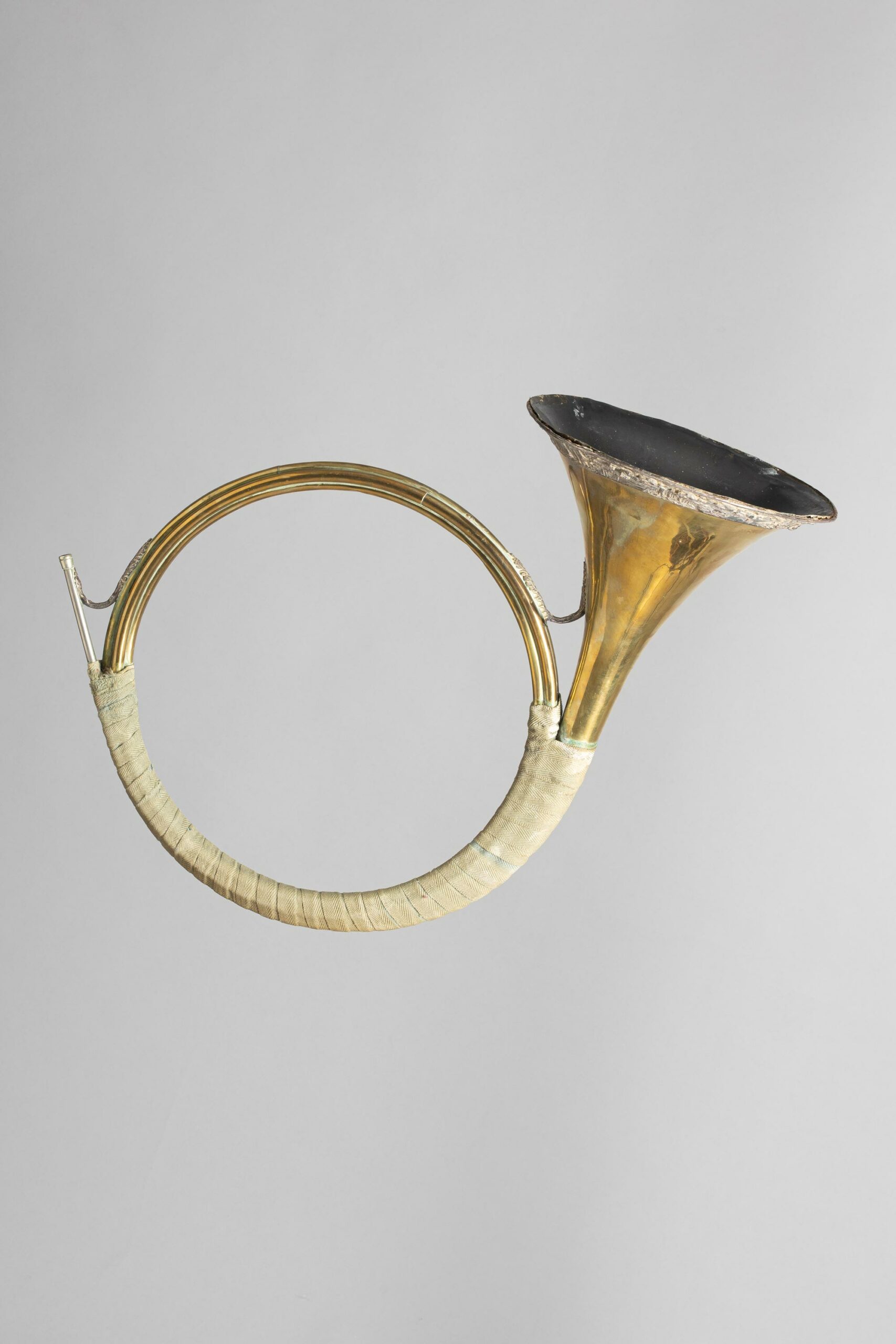 Trompe de chasse de François PÉRINET Instrument mis en vente par Vichy Enchères le 5 novembre 2022 © C. Darbelet