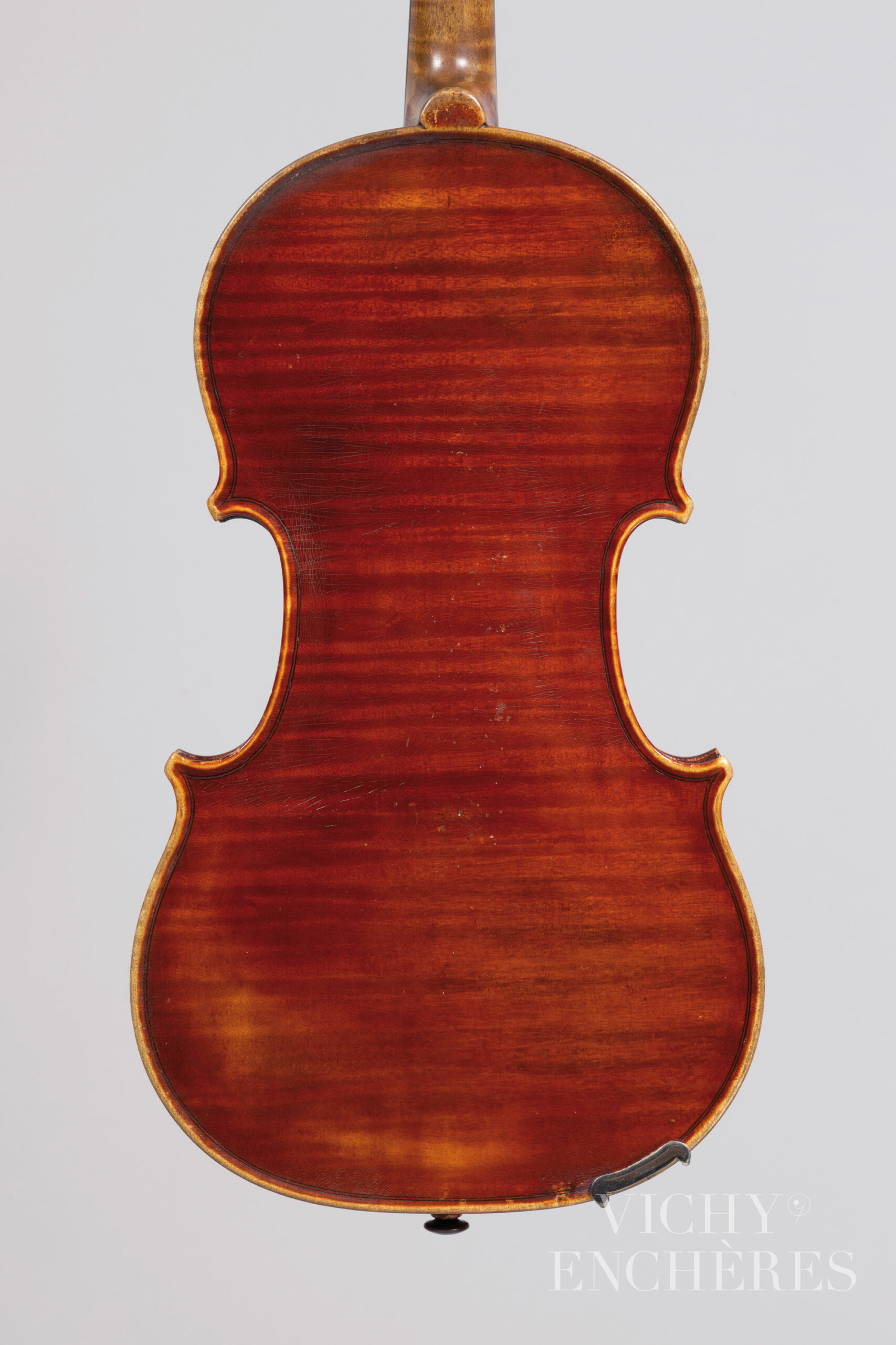 Violon d'Annibal FAGNOLA Instrument mis en vente par Vichy Enchères le 1er décembre 2022 © Christophe Darbelet