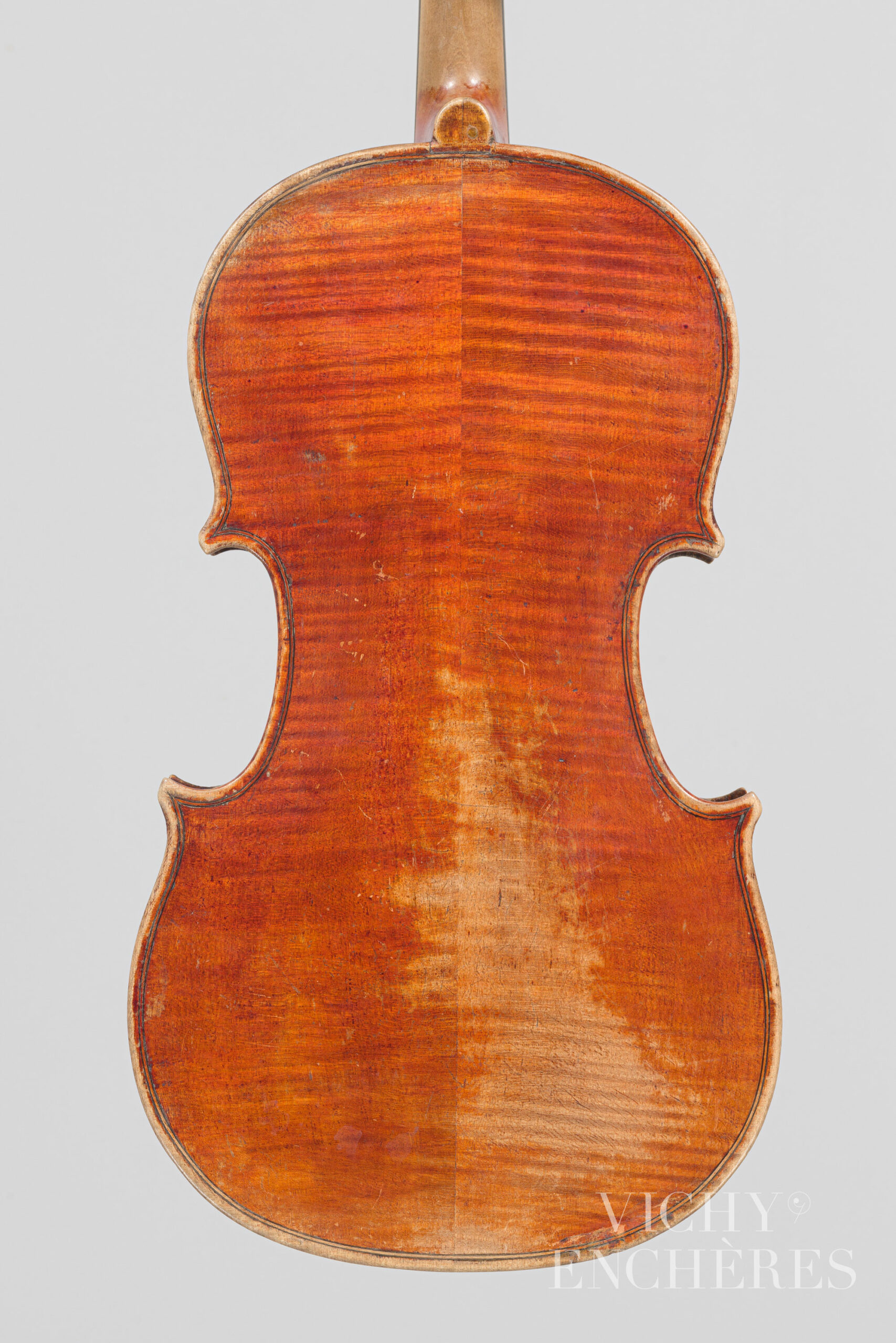 Violon 3/4 de Stefano SCARAMPELLA Instrument mis en vente par Vichy Enchères le 1er décembre 2022 © Christophe Darbelet