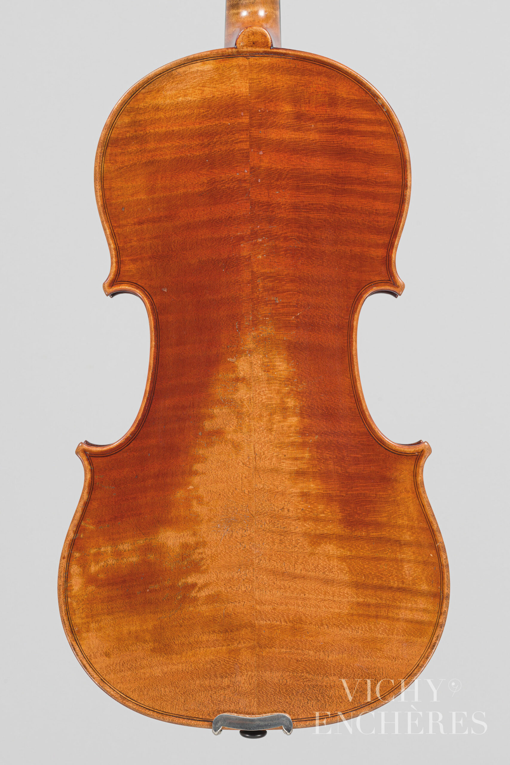 Violon de Georges CHANOT Instrument mis en vente par Vichy Enchères le 1er décembre 2022 © Christophe Darbelet
