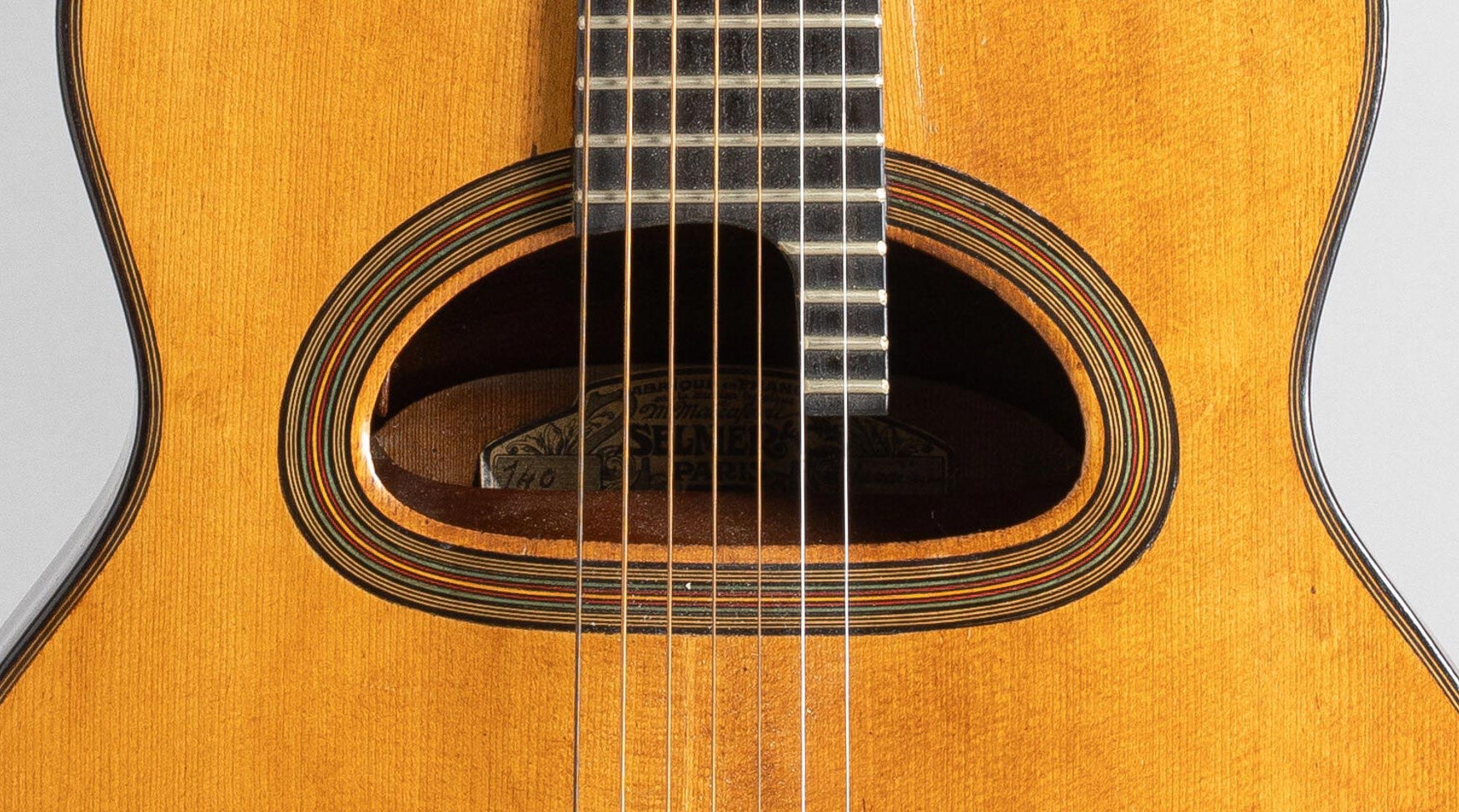 Guitare à sept cordes de marque Selmer, modèle Hawaïen, n°140, rosace, Vichy Enchères, 5 novembre 2022