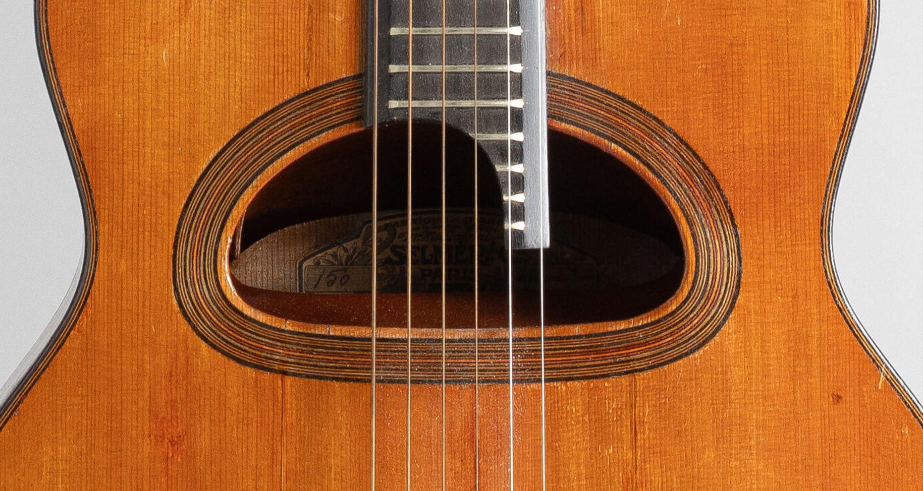 Guitare Hawaïenne Selmer Maccaferri, n°150, rosace, Vichy Enchères, 5 novembre 2022