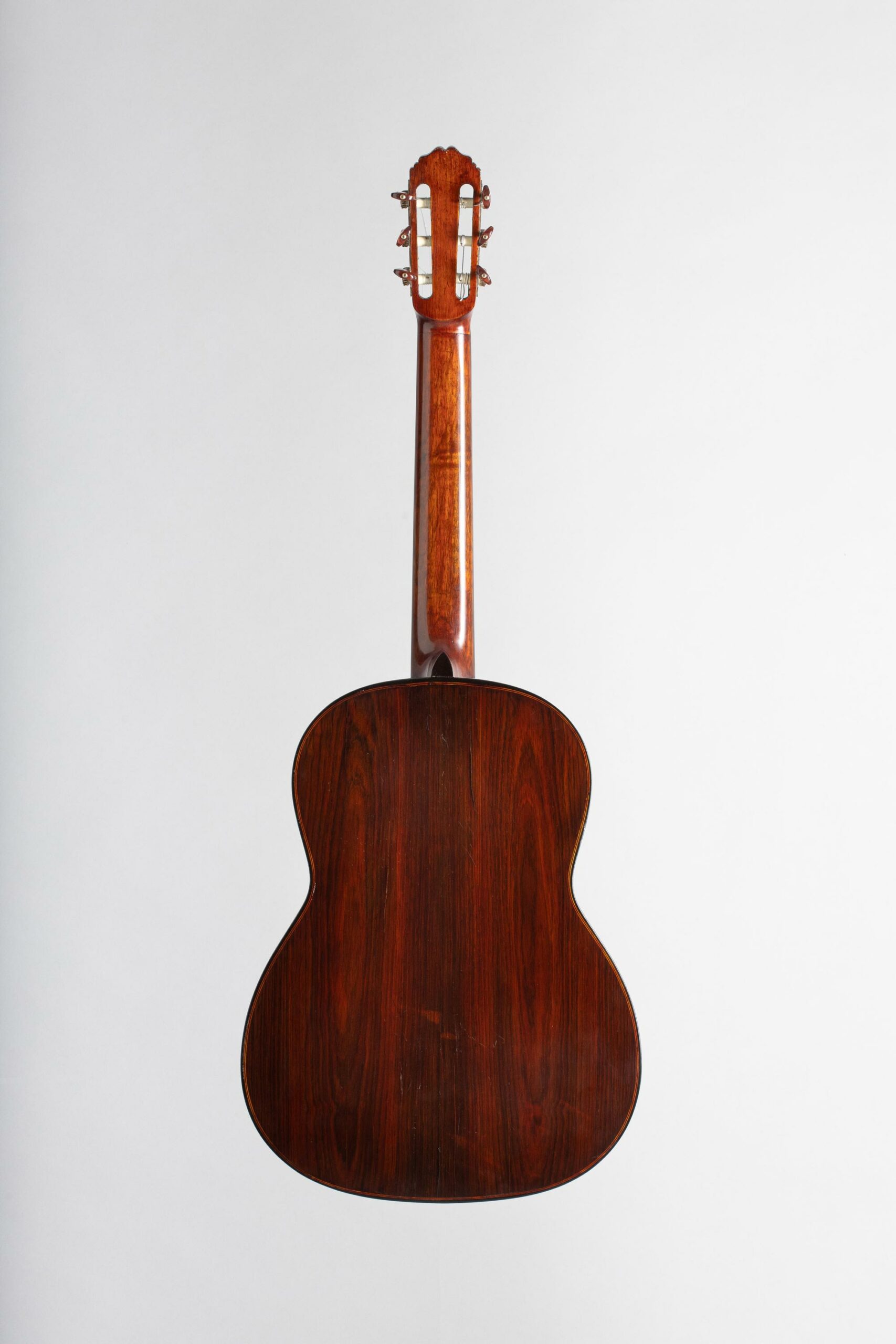 Guitare de marque SELMER, modèle Classique n° 550, faite en 1942, Vichy Enchères, 5 novembre 2022
