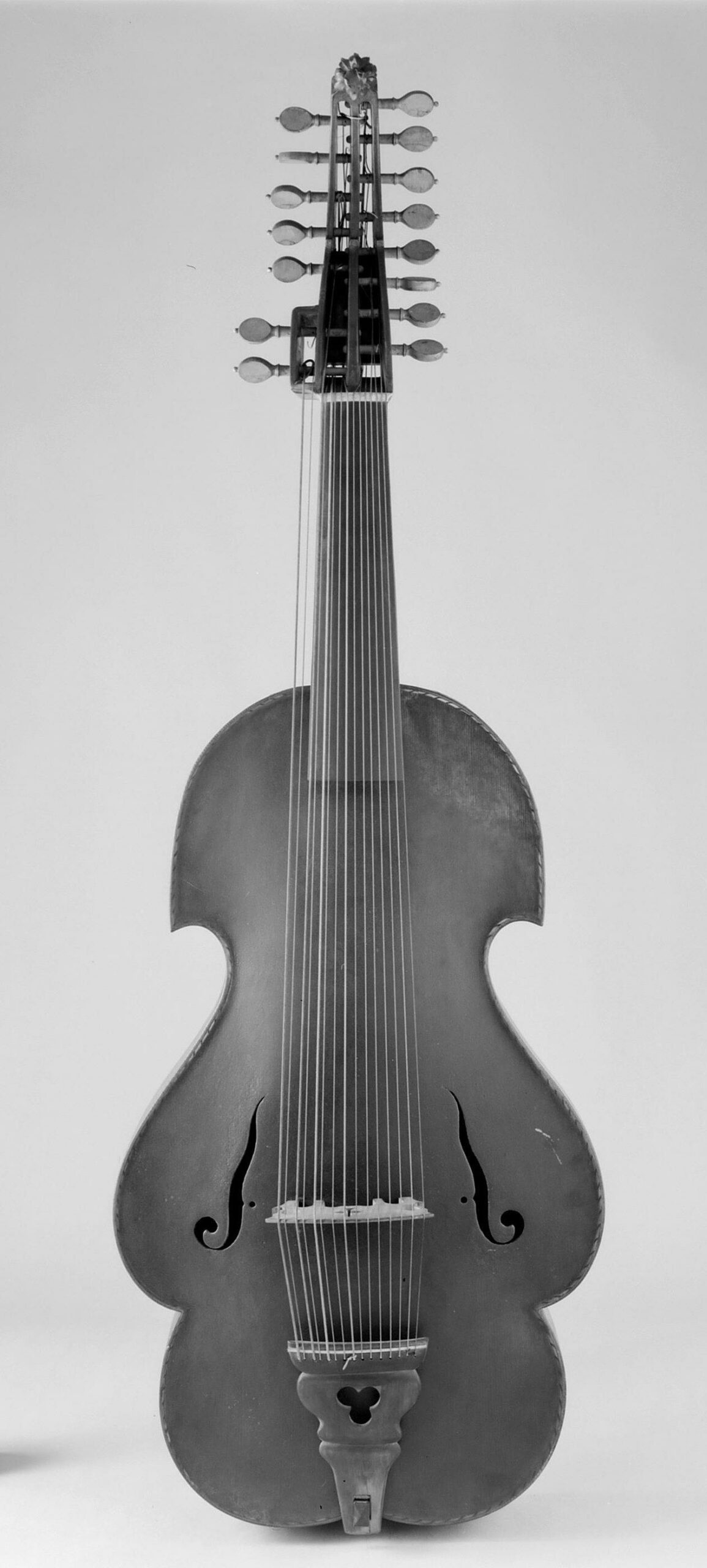 Casimir Lalliet, Lirone, 1903, Musée de la Musique, c Jean-Claude Billing