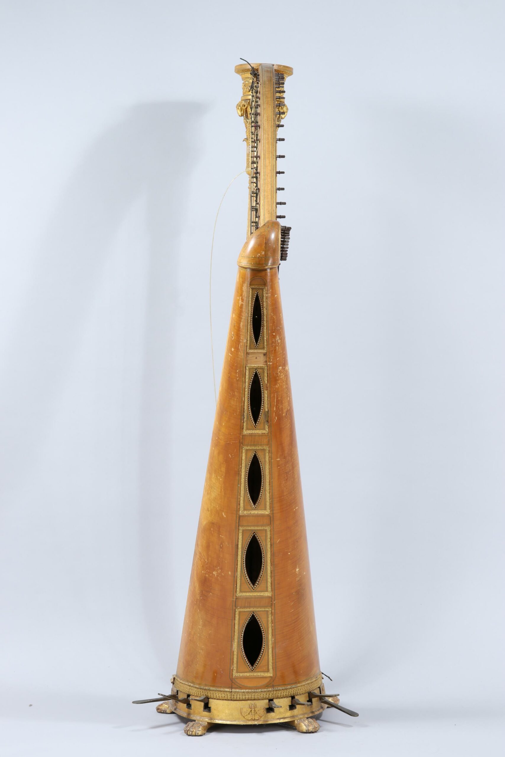 Harpe XIXème à quarante-trois cordes et sept pédales de BRIMMEYR, Vichy Enchères, 5 novembre 2022