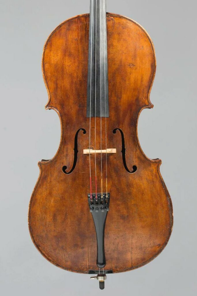 Violoncelle de Tommaso BALESTRIERI Instrument mis en vente par Vichy Enchères le 9 juin 2016 © C. Darbelet