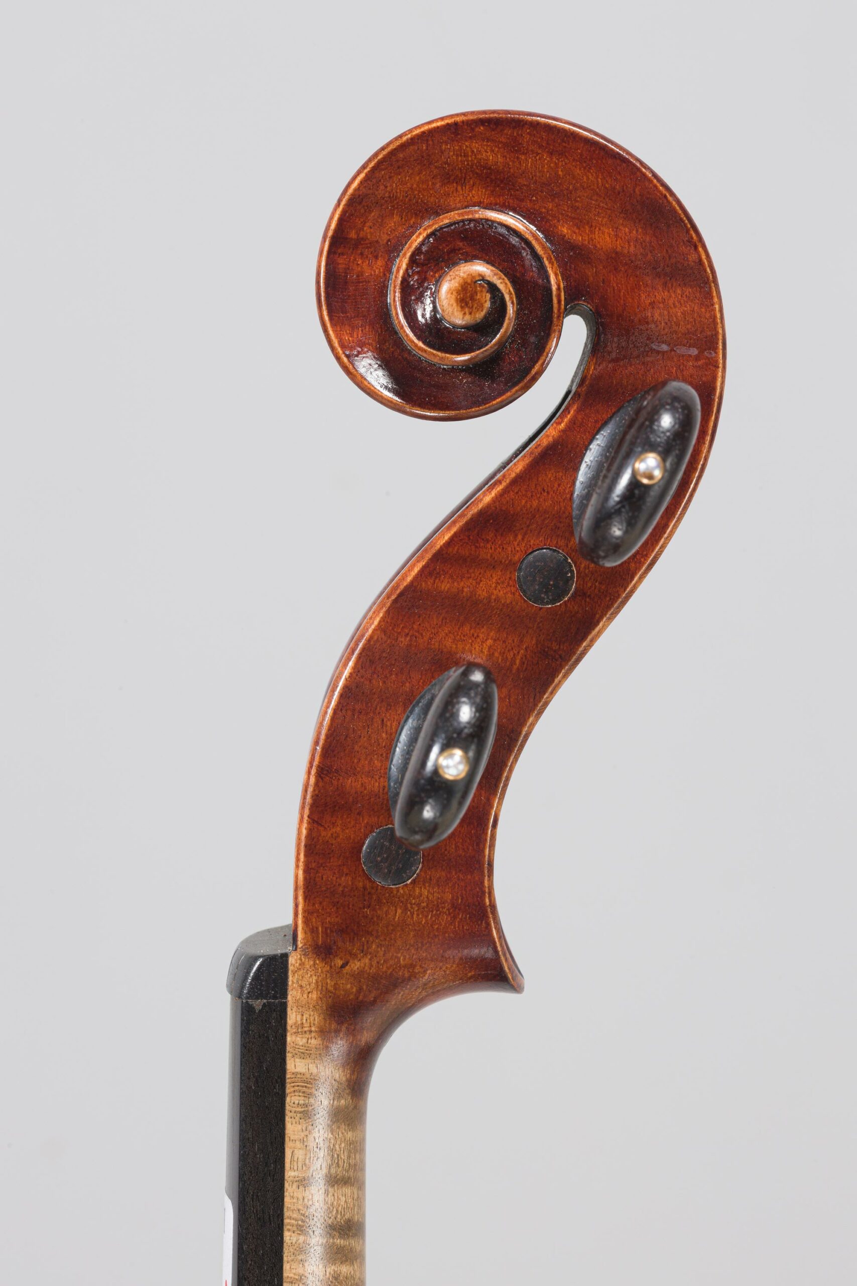 Lot 505 Violon de Lucien SCHMITT - Collection Calas Instrument mis en vente par Vichy Enchères le 30 novembre 2022 © C. Darbelet