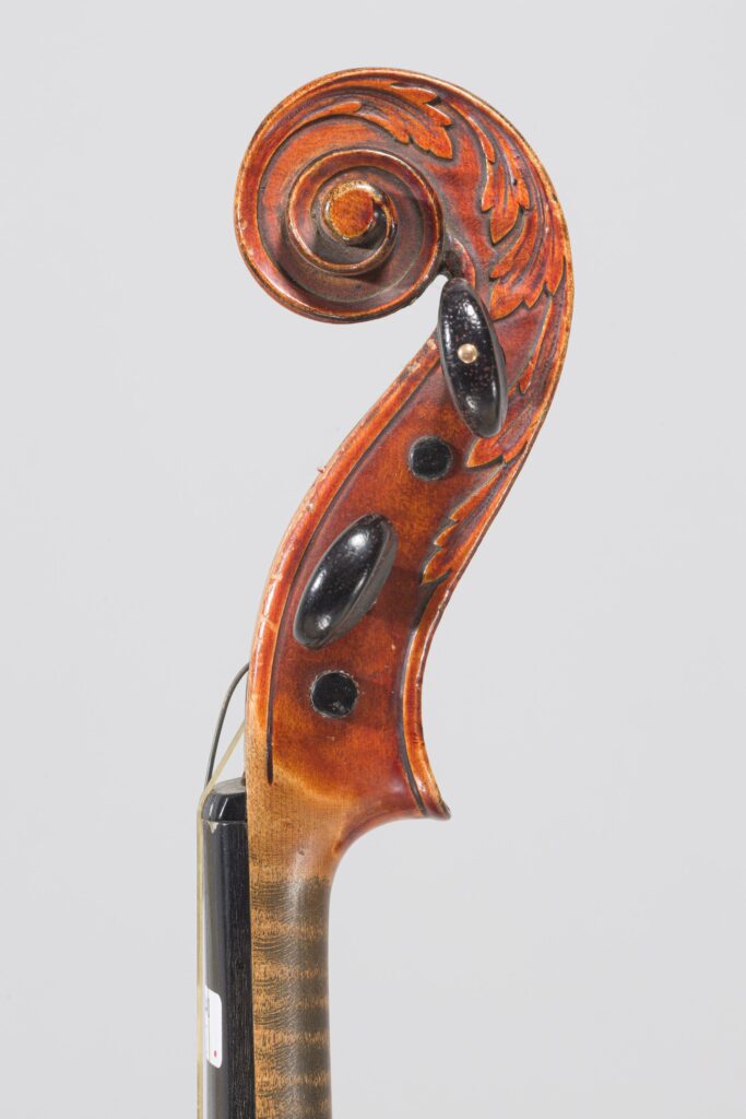 Lot 605 Alto de Marius RICHELME - Collection Calas Instrument mis en vente par Vichy Enchères le 30 novembre 2022 © C. Darbelet