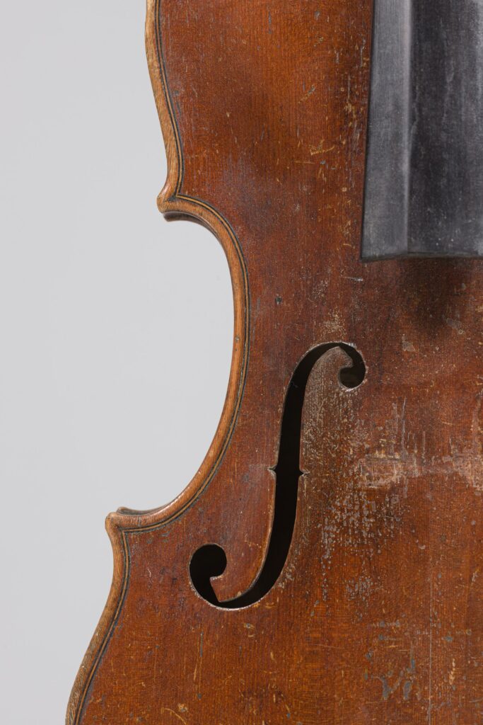 Lot 162 Alto Français seconde partie du XVIIIème - Collection Calas Instrument mis en vente par Vichy Enchères le 1er décembre 2022 © C. Darbelet