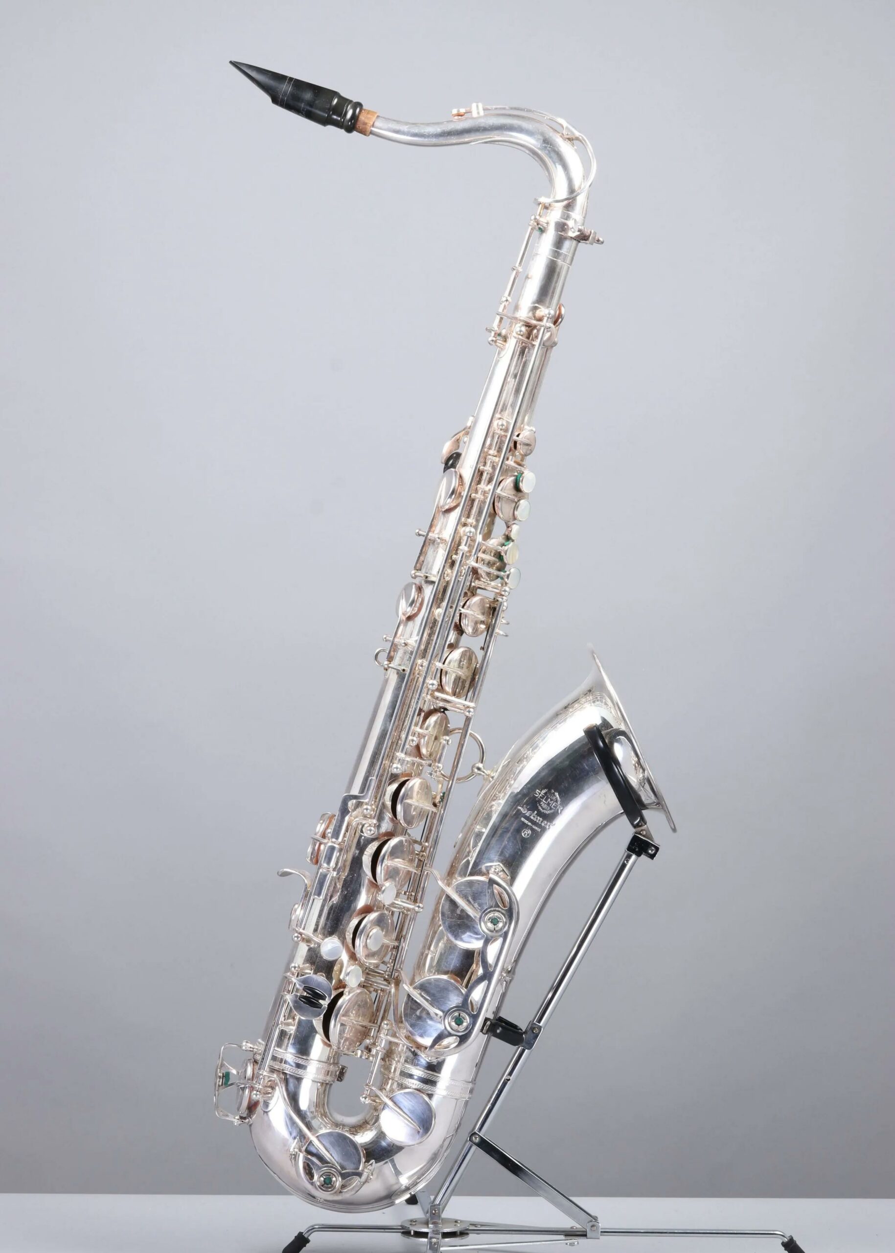 Saxophone ténor en métal argenté, estampillé de SELMER MARK VI de 1966 Instrument mis en vente par Vichy Enchères le 6 novembre 2021 © C. Darbelet