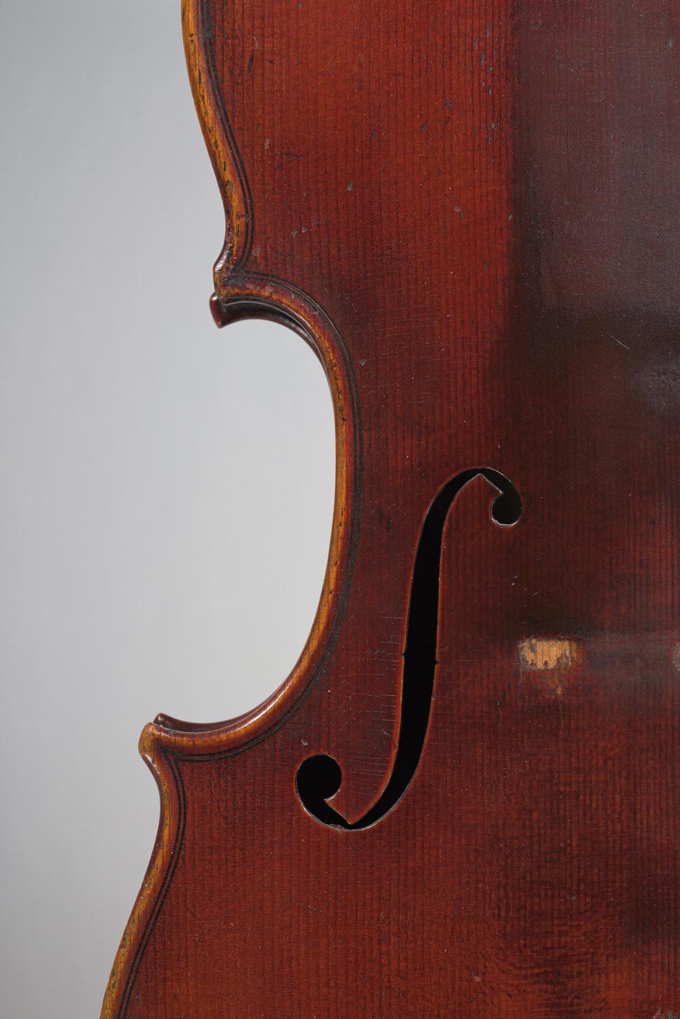 Violon 3/4 de Joseph HEL Instrument mis en vente par Vichy Enchères le 1er juin 2023 © C. Darbelet