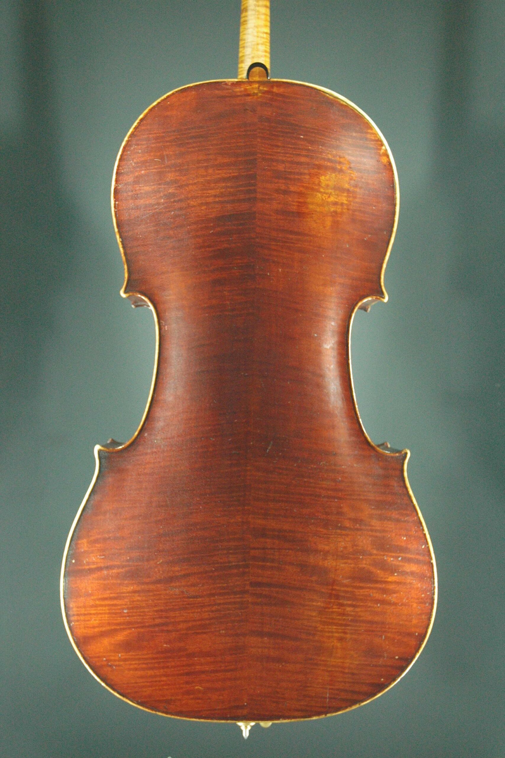 Violoncelle de Nicolas LUPOT Instrument mis en vente par Vichy Enchères le 3 décembre 2009 © Maison Vatelot Rampal