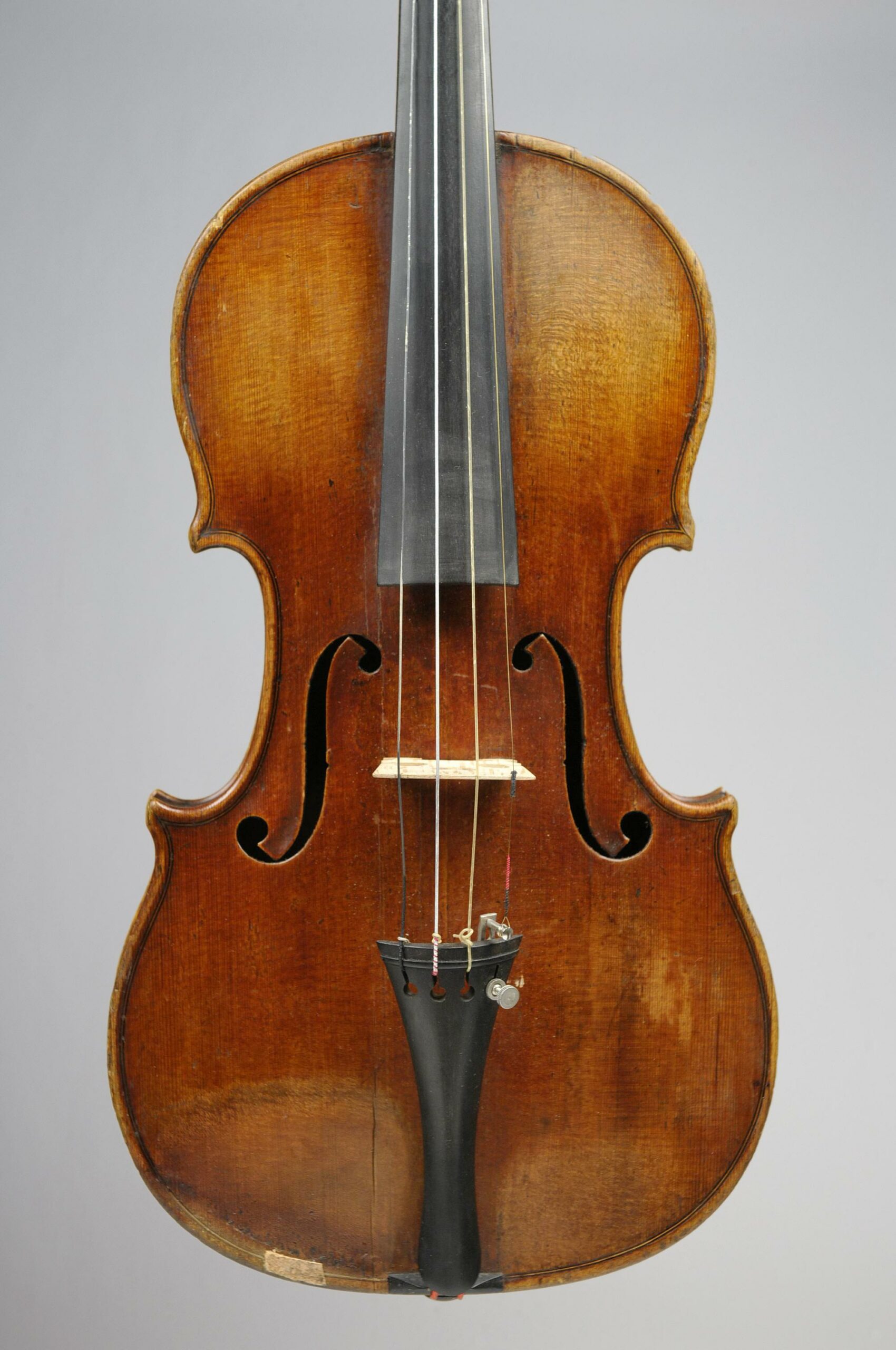 Violon de Nicolas LUPOT Instrument mis en vente par Vichy Enchères le 3 juin 2010 © JH Bayle