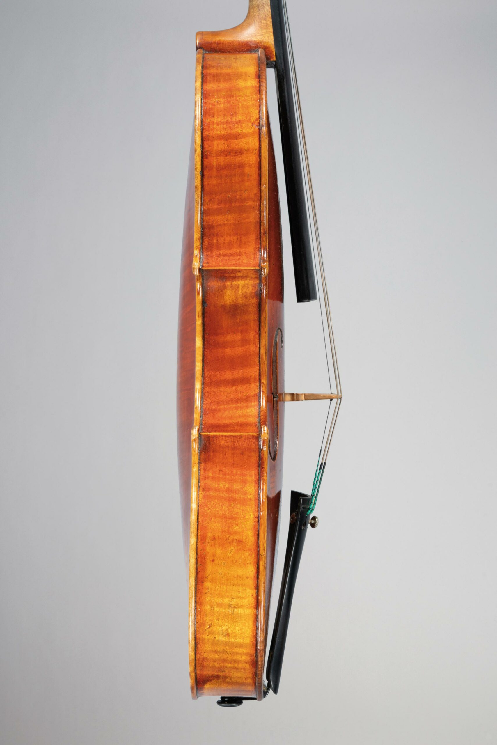 Alto de Nicolas LUPOT Instrument mis en vente par Vichy Enchères le 1 juin 2023 © C. Darbelet