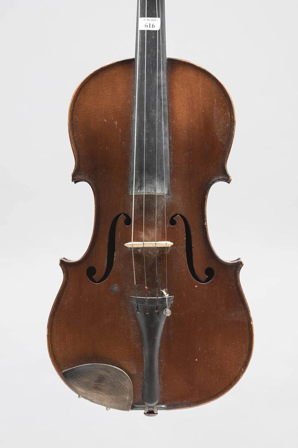 Violon de LABERTE HUMBERT Instrument mis en vente par Vichy Enchères le 24 septembre 2020 © Vichy Enchères