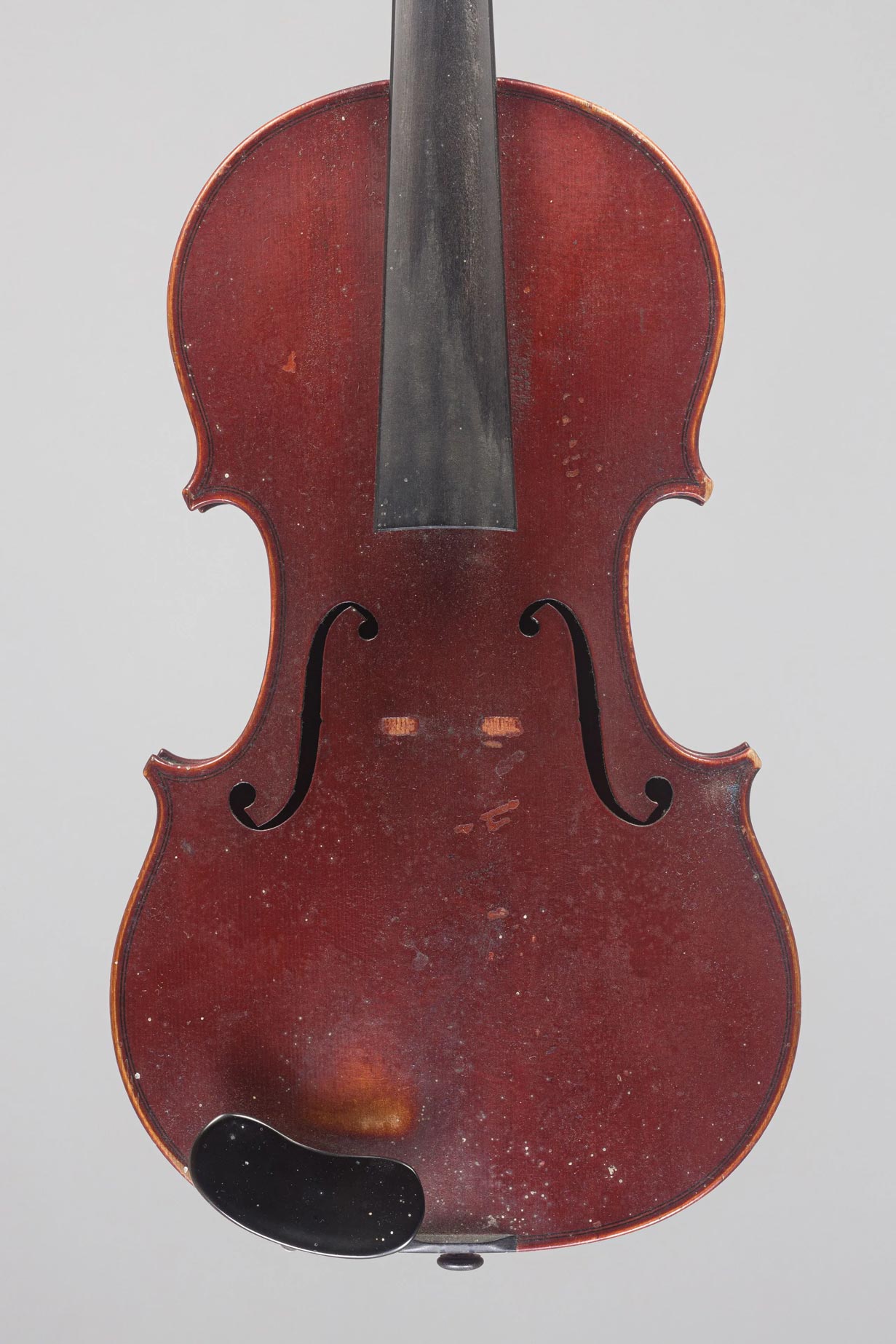Violon de Joseph HEL Instrument mis en vente par Vichy Enchères le 2 décembre 2021 © C. Darbelet