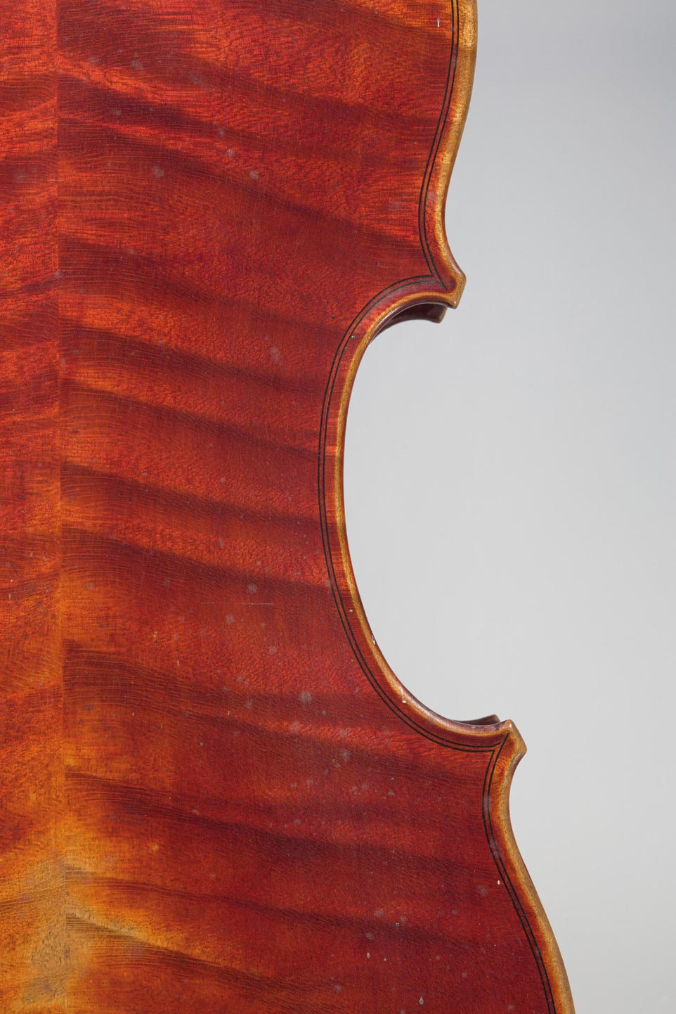 Violon de Pierre HEL Instrument mis en vente par Vichy Enchères le 1er juin 2023 © C. Darbelet