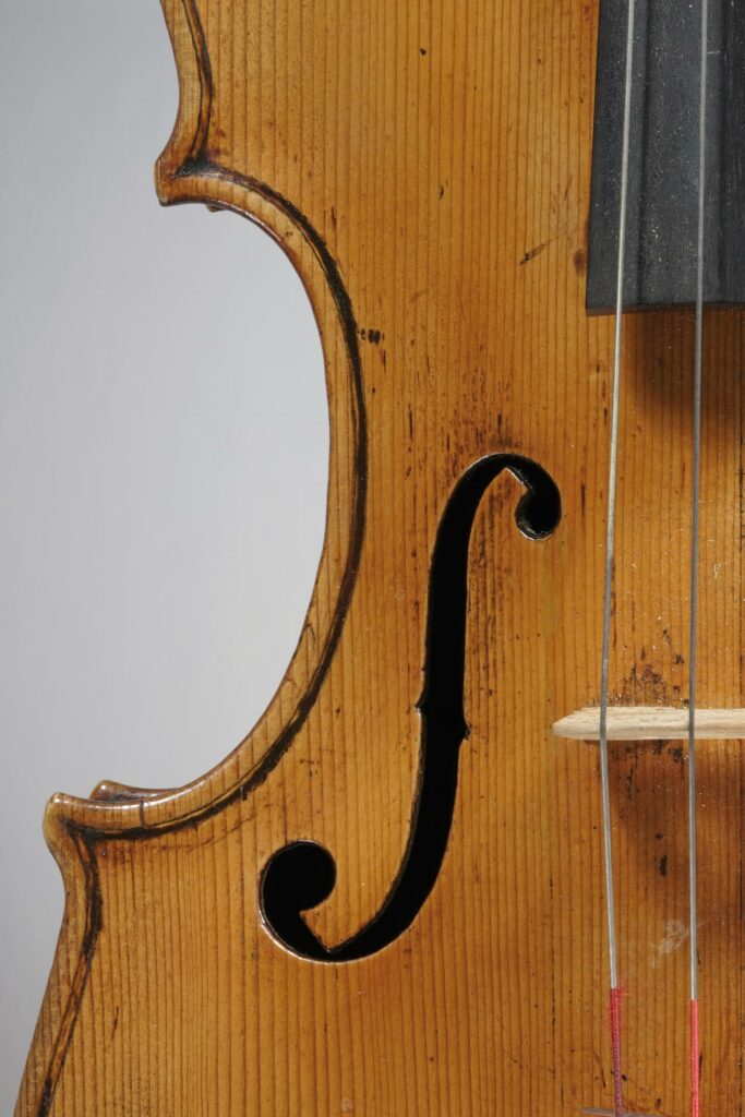 Intéressant et rare alto de Luigi MARCONCINI Instrument mis en vente par Vichy Enchères le 1 juin 2023 © C. Darbelet