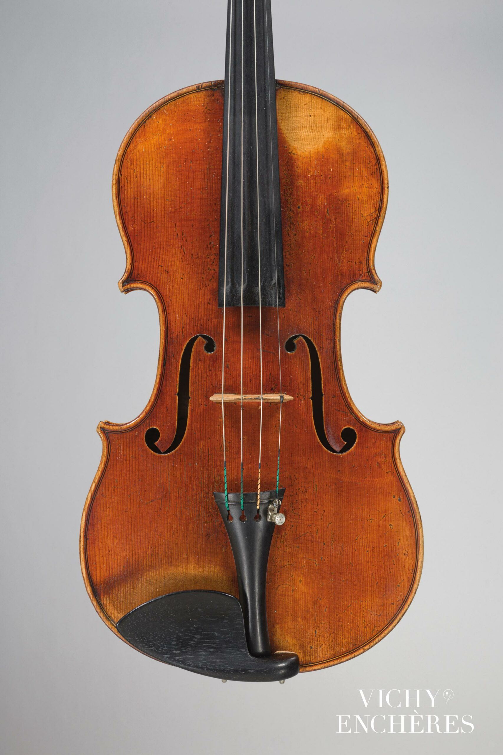 Rare et exceptionnel alto de Nicolas LUPOT Instrument mis en vente par Vichy Enchères le 1 juin 2023 © C. Darbelet