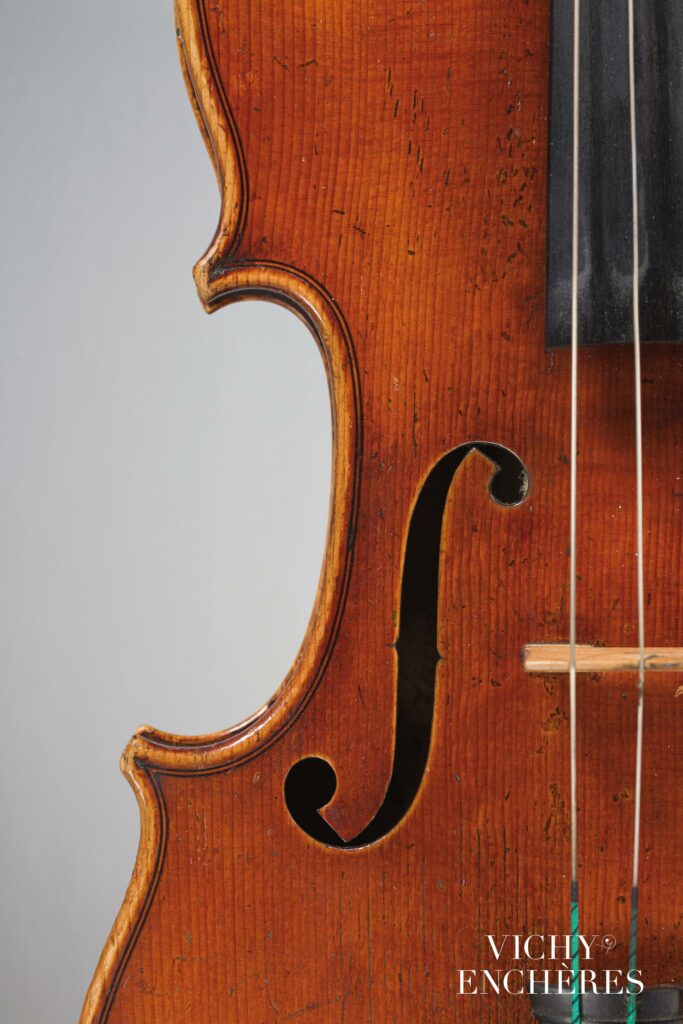 Rare et exceptionnel alto de Nicolas LUPOT Instrument mis en vente par Vichy Enchères le 1 juin 2023 © C. Darbelet