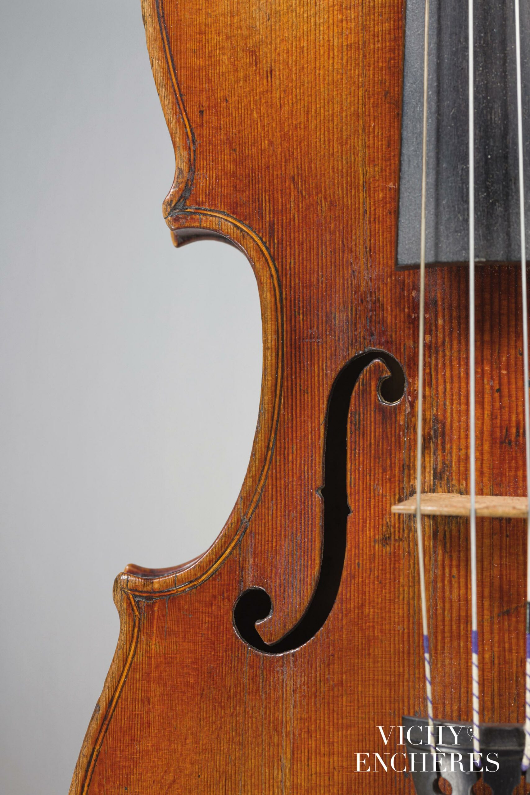 Violon de Pietro Antonio LANDOLFI Instrument mis en vente par Vichy Enchères le 1 juin 2023 © C. Darbelet