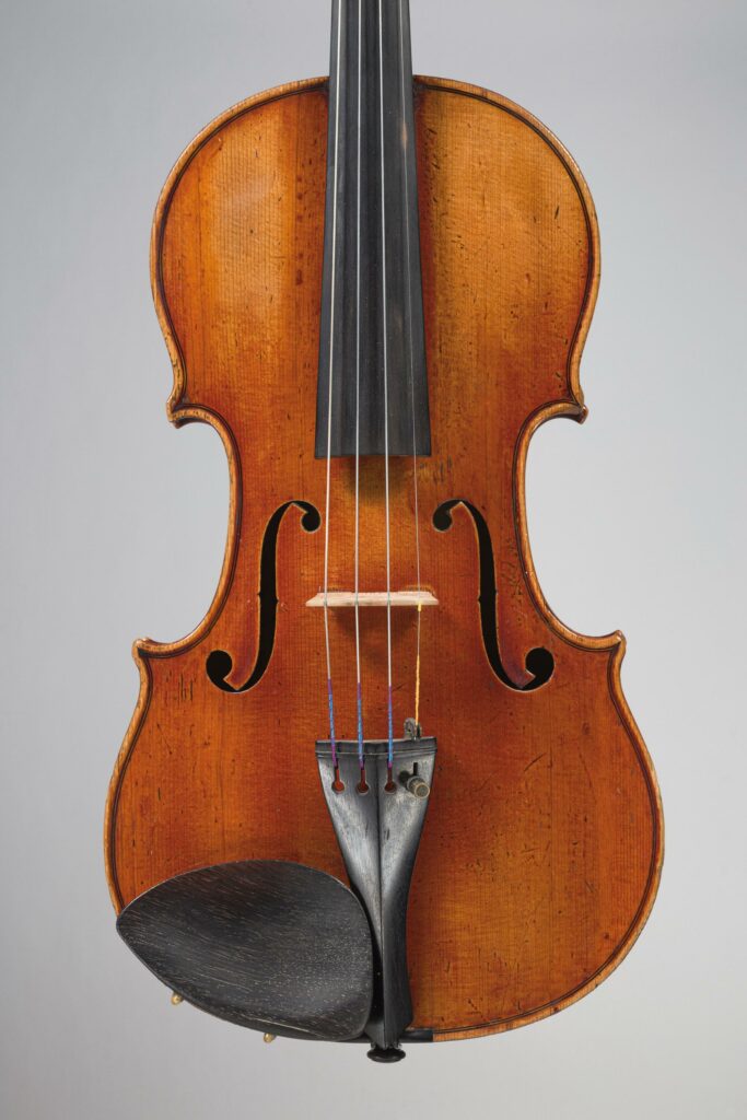 Violon de Charles François GAND dit "GAND" Père Instrument mis en vente par Vichy Enchères le 1 juin 2023 © C. Darbelet