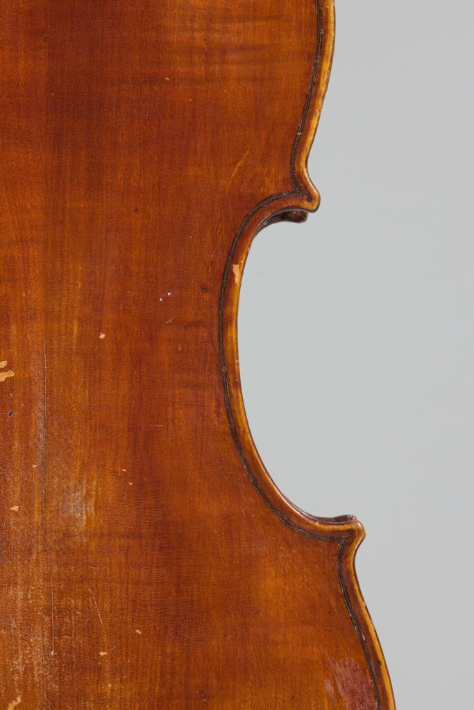 Violon de Domenico ROSSI Instrument mis en vente par Vichy Enchères le 1 juin 2023 © C. Darbelet