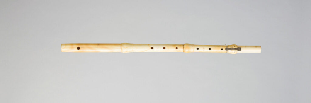 Flûte en ivoire, une clef argent, de Thomas STANESBY Iunior, à Londres, début XVIIIe