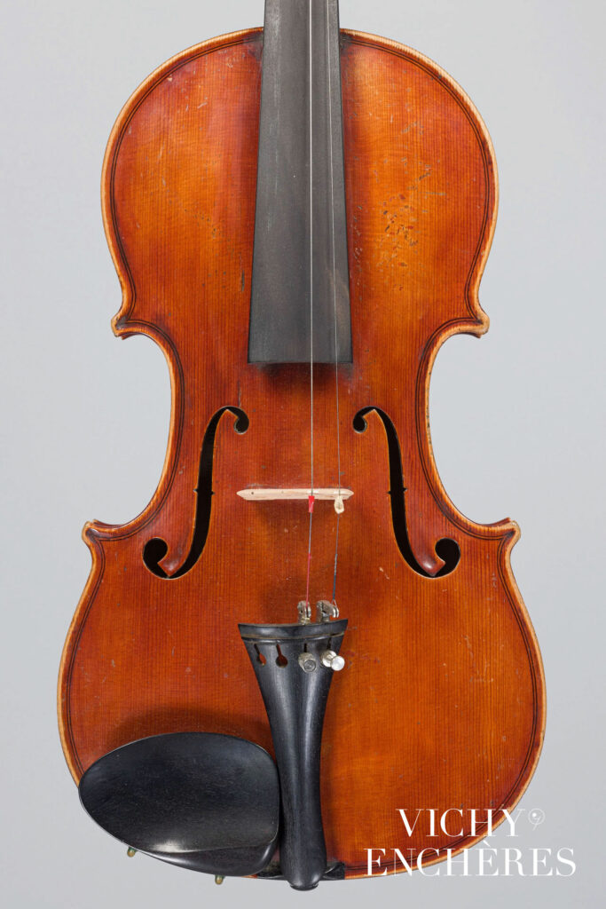 Violon de Riccardo GENOVESE Instrument mis en vente par Vichy Enchères le 02 juin 2022 © C. Darbelet