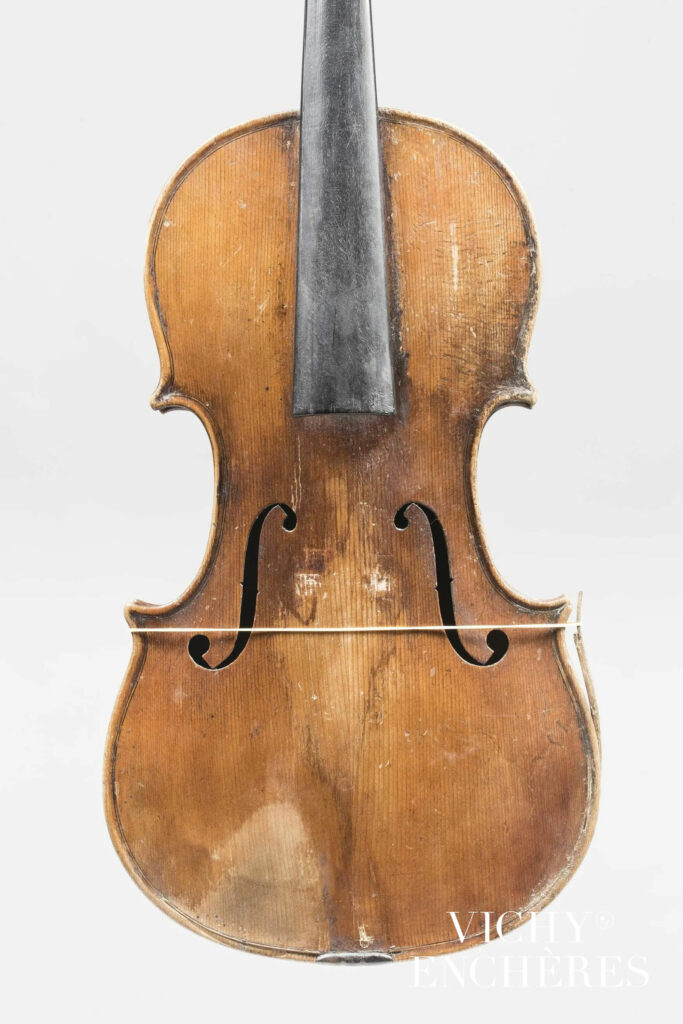 Violon d'Enrico ROCCA Instrument mis en vente par Vichy Enchères le 03 décembre 2020 © C. Darbelet